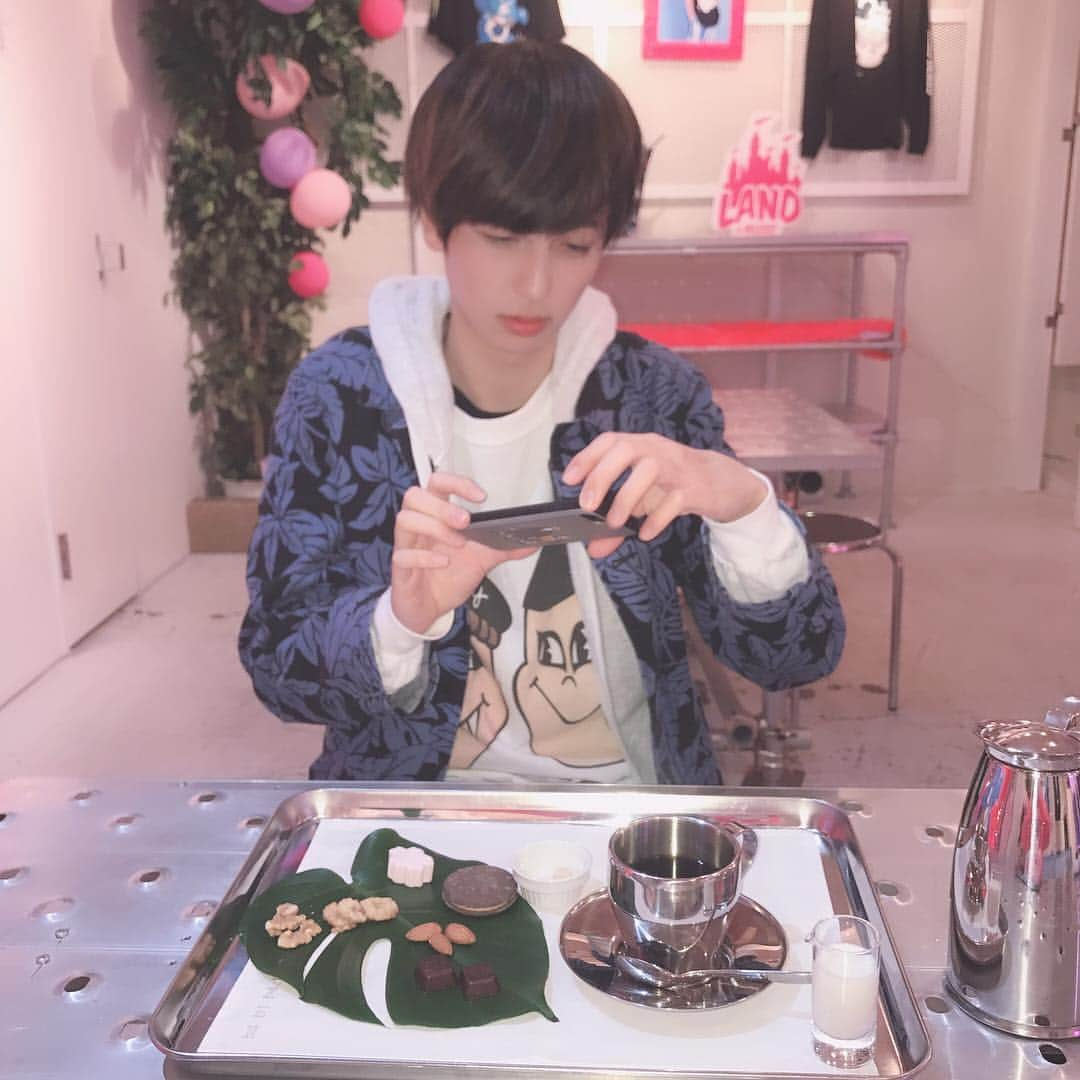 夢屋まさるさんのインスタグラム写真 - (夢屋まさるInstagram)「milkboyのカフェ行ってきた🍰眠い。。 #原宿 #眠い #寝たい #寝させて」4月8日 17時43分 - yumeyamasaru