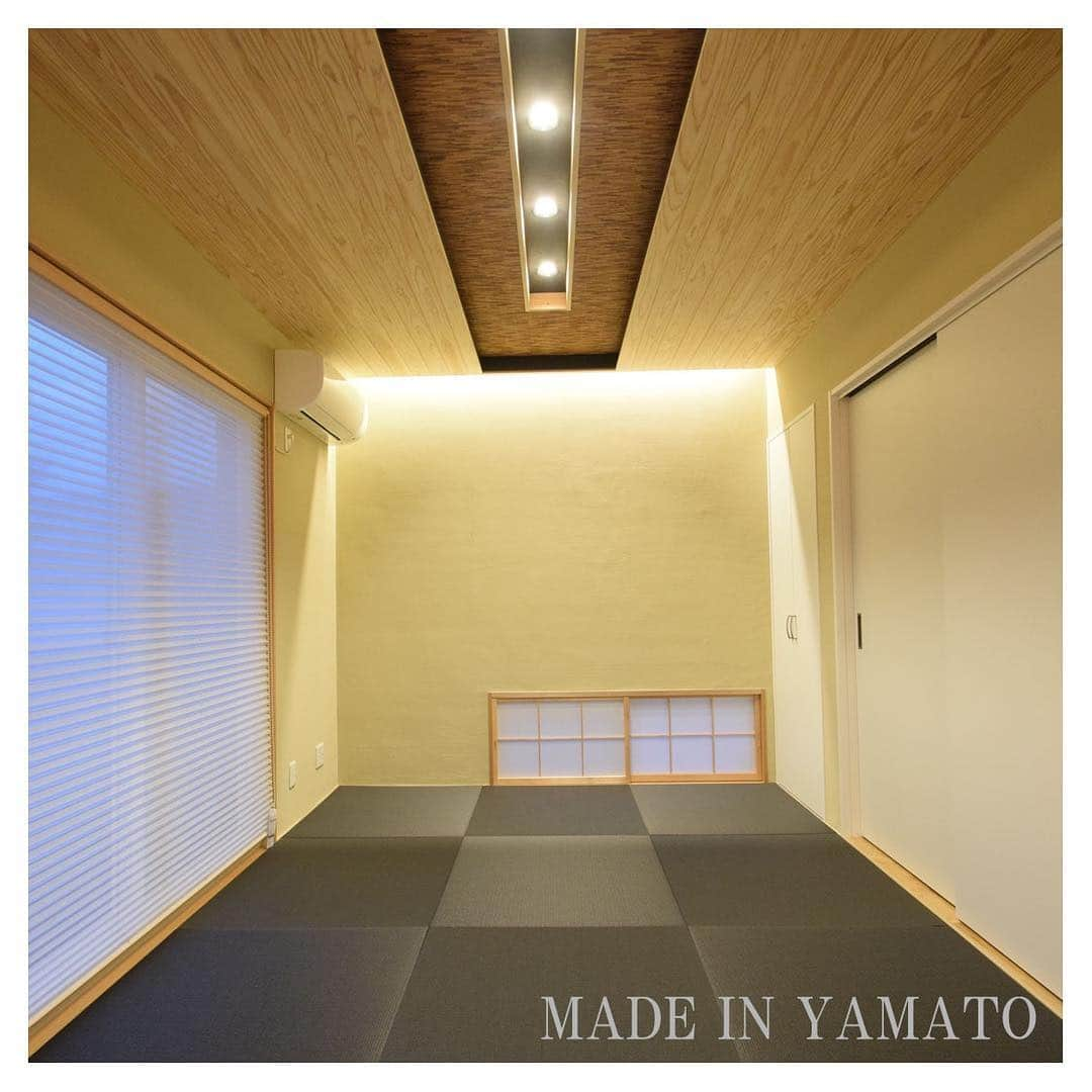 YAMATOの家さんのインスタグラム写真 - (YAMATOの家Instagram)「これでも和室。 応接する場所。 こだわりの部屋。 . . MADE IN YAMATO MADE IN YAMATO . . #yamatoの家  #御殿場  #マイホーム #注文住宅  #設計  #デザイン #新築  #小山町  #裾野  #長泉町  #沼津  #三島 #made #in #yamato  #大和建設 #家  #インテリア  #住宅  #建築 #和室  #モダン  #間接照明  #ライトアップ  #畳  #japanesearchitecture  #japanese」4月8日 18時00分 - yamato_house