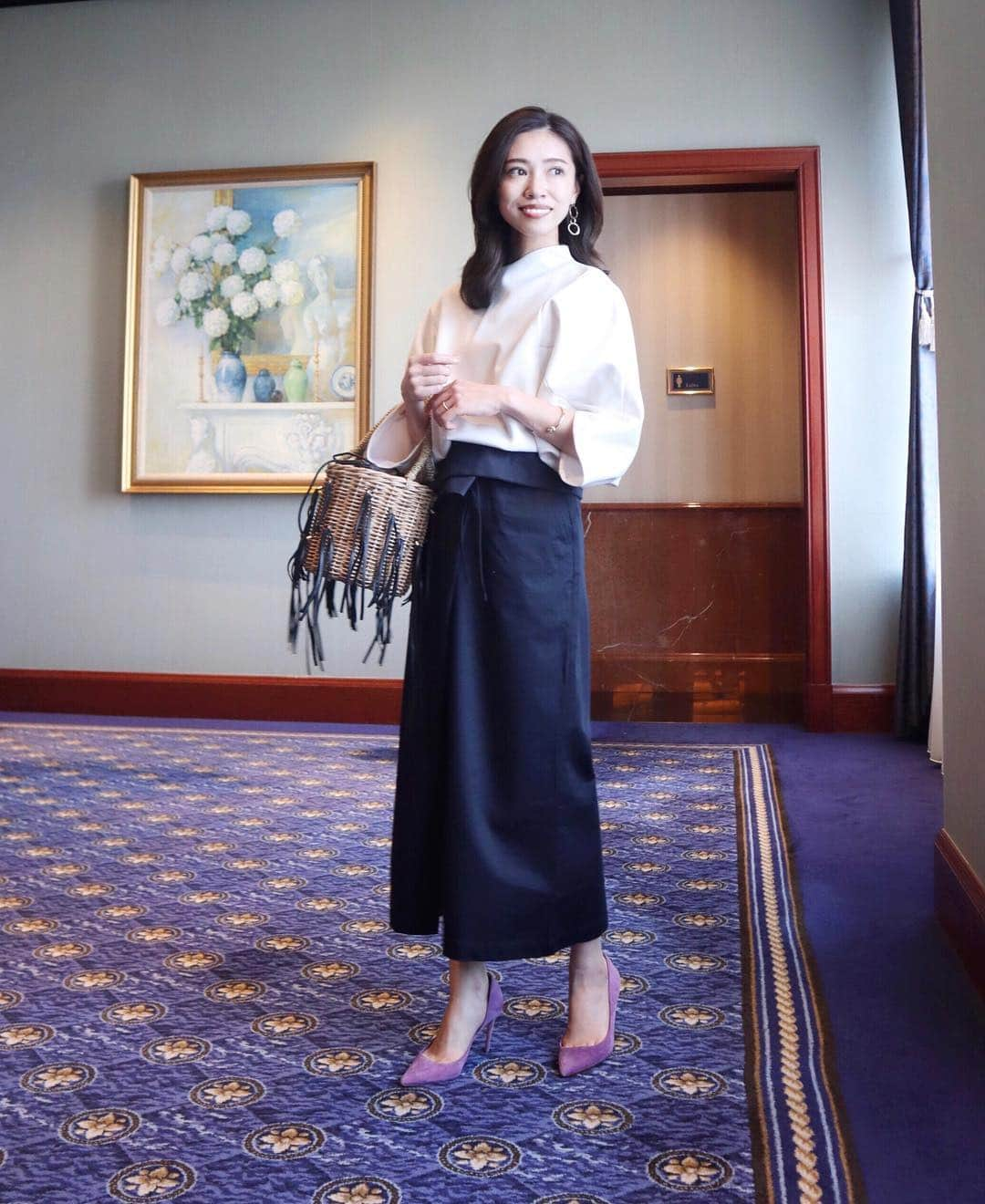 石黒美帆さんのインスタグラム写真 - (石黒美帆Instagram)「* * 先日のコーデ tops#RIMARK skirt#arminarmjp pumps#tsurubymarikooikawa  bag#ludlow * じゅみと久々のウェスティンアフタヌーンティー🍓思ったよりボリュームがあって…もっと計算して食べるんだった😭と2人で反省。笑 * * #fashion#fashionstyle#outfit#ootd#westinhoteltokyo#ファッション#コーデ#シンプルコーデ#リムアーク#アームインアーム#ツルバイマリコオイカワ#アフタヌーンティー#ウェスティンホテル東京#じゅみほ」4月8日 18時00分 - miho_ishiguro