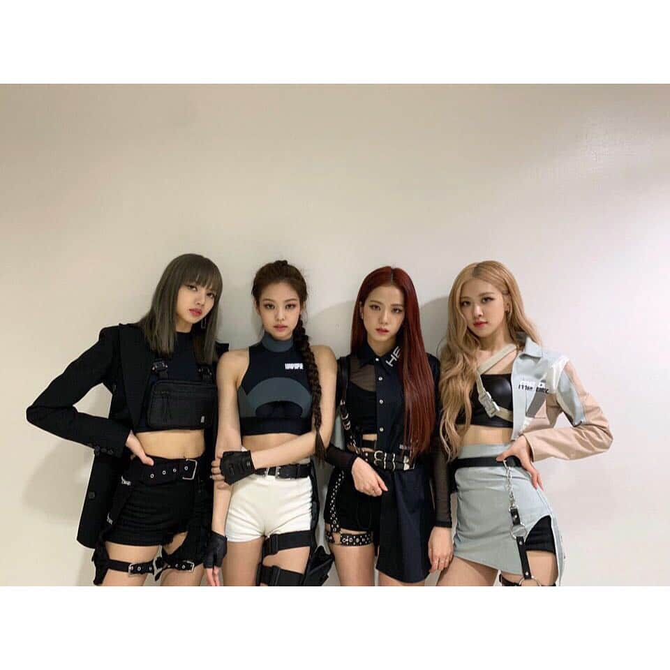 BLACKPINKさんのインスタグラム写真 - (BLACKPINKInstagram)「블링크~ 다음주 인기가요 Kill This Love 💔 무대도 많이 기대해줘용💖 BLINKS! Please stay tuned for our performance at Inkigayo next week 💕😘」4月8日 17時57分 - blackpinkofficial