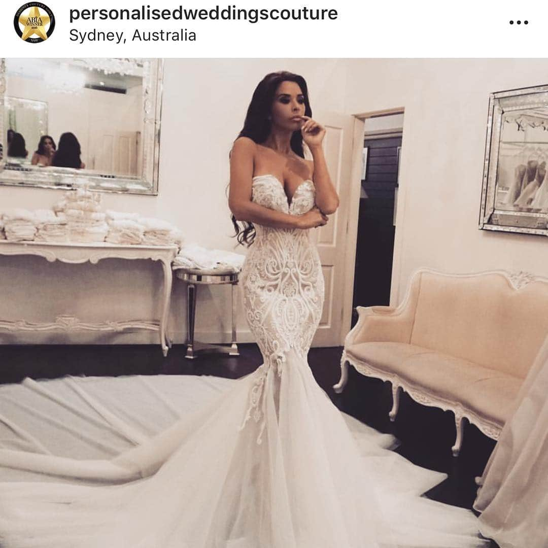 マヌー・ベネットさんのインスタグラム写真 - (マヌー・ベネットInstagram)「My good friends in Sydney, Australia make the most stunning wedding dresses so if you’re thinking of tying the knot in OZ check their site. @personalisedweddingscouture」4月8日 18時07分 - manubennett