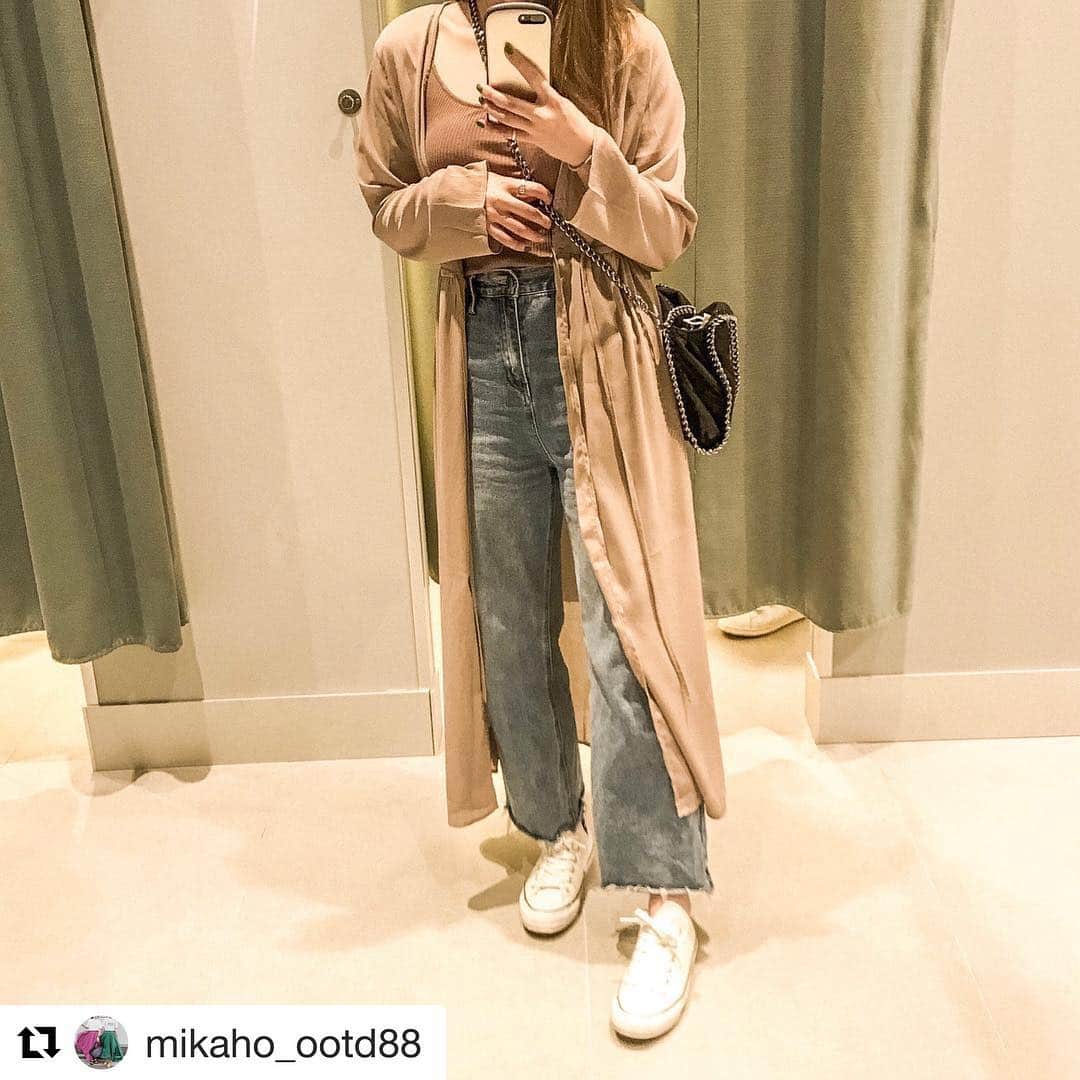 ショップにこにこさんのインスタグラム写真 - (ショップにこにこInstagram)「#Repost @mikaho_ootd88 with @get_repost ・・・ ❥❥❥ mika_ootd❁¨ ・ 最近タピオカにハマり中💛💛 今日も飲みたすぎてコンビニのかった笑 抹茶が好きな人は#茶ber がおススメ🌟 --------------------------------- #カーディガン  @reedit_official @reedit_ootd  #トップス @milaowen_official  #パンツ @gorgeshop_rakuten  #スニーカー @converse_jp  #バッグ @shopnikoniko . --------------------------------- #ootd #シンプル #コーデ  #今日のコーデ #きょコ  #プチプラ部 #いつコ  #ファッション #カジュアル  #プチプラ #プチプラコーデ  #休日コーデ #楊柳 #ロング  #ロングカーディガン #ベージュコーデ  #スニーカーコーデ #スニーカー女子  #お出かけ #snapgram_jp  #お洒落さんと繋がりたい」4月8日 18時10分 - shopnikoniko