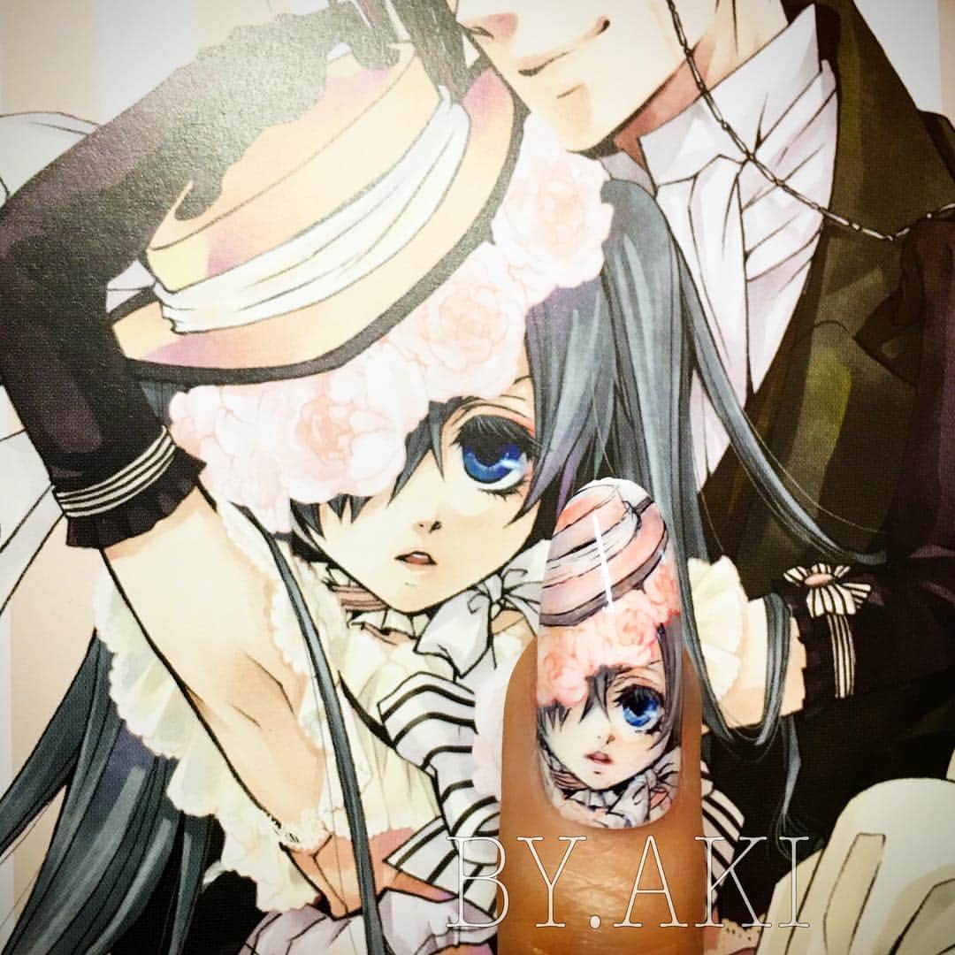 上野明子さんのインスタグラム写真 - (上野明子Instagram)「黒執事🎩シエル🖤シエルファントムファイブ ・ 新刊並んでたので📖又描いたっ 女の子の格好しても 結局は美しい事変わりなし🌹 ・ ・ ・ ・ ・  あぁ。今期アニメ始まり出しましたねー📺 又、皆と推しアニメが違ってビックリされそ…ププ ・ ・ #kuroshitsuji  #黒執事  #シエル  #shierufantomuhaivu  @by.aki #01#消しブラシ#anime#manga#NAIL#ジェルネイル #ネイはル#福岡#福岡市#全てジェルネイル#手描きネイル#all.gel#痛ネイル#ネイリスト#aki#認定講師#キャラネイル#네일#gel甲#美甲#爪甲」4月8日 18時21分 - by.aki