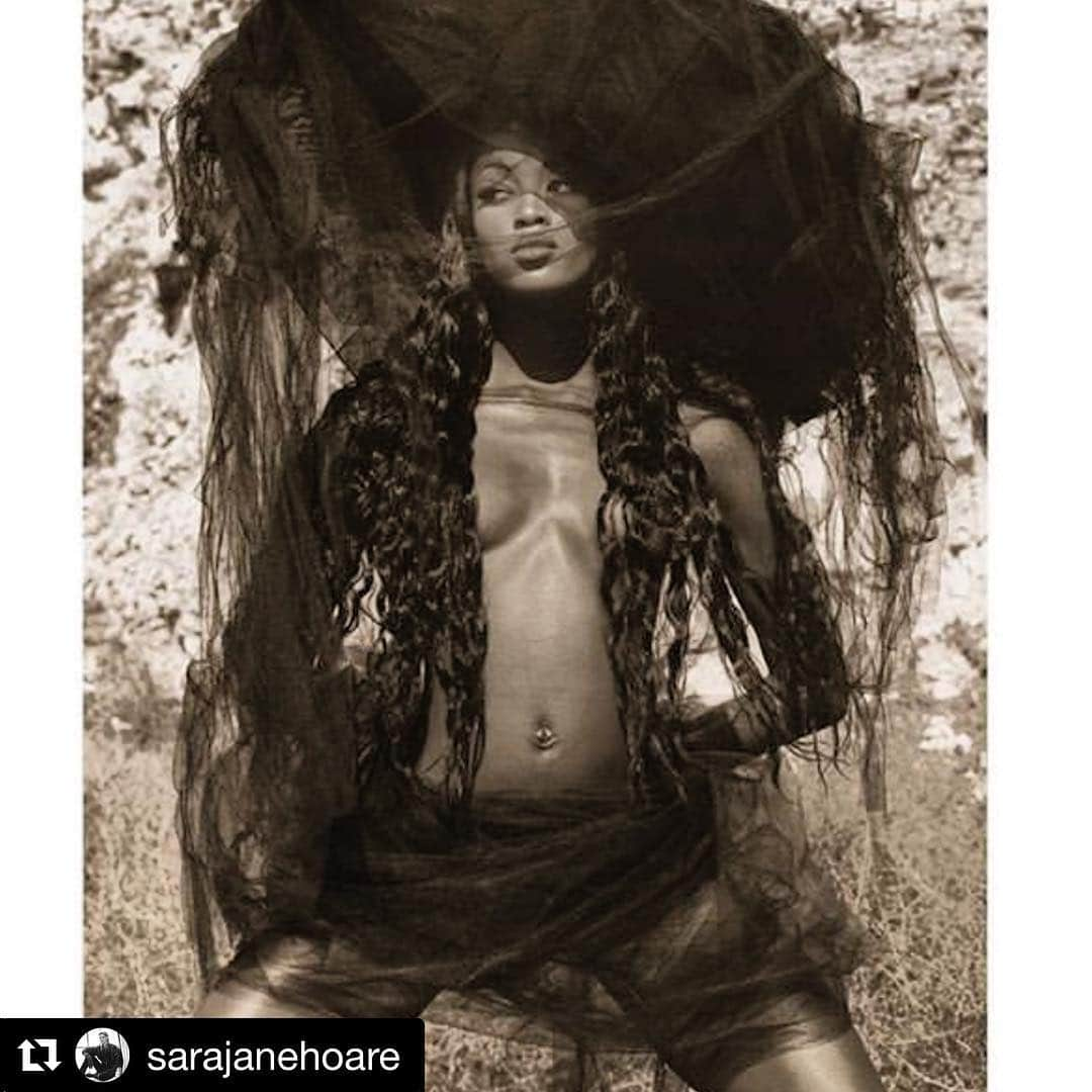 フィリップトレーシーさんのインスタグラム写真 - (フィリップトレーシーInstagram)「#Repost @sarajanehoare ・・・ @Naomi wearing @philiptreacy hat wrapped in an antique tulle. Photographed by the very much loved and missed @herbritts for @britishvogue. Never a day goes by without thinking of you Herb.  Fashion editor @sarajanehoare」4月8日 18時27分 - philiptreacy