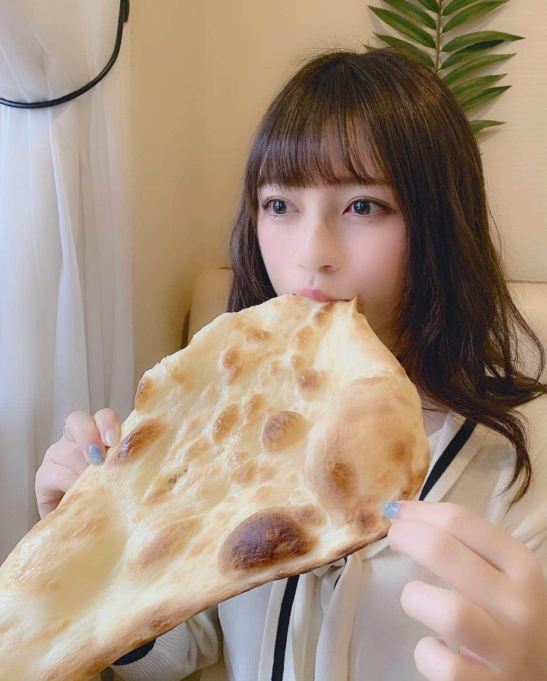 廣川奈々聖さんのインスタグラム写真 - (廣川奈々聖Instagram)「.﻿ ﻿ “カレー”チーズダッカルビ！！﻿ しかもナン付き、、！神だった🥺🥺🍛🧀﻿ ﻿ ﻿ ﻿ #カレーチーズタッカルビ #チーズタッカルビ #中目黒ランチ #東京カレー部 #tokyogourmet #nakameguro #インド料理店 #cheese #asiandining #チーズ🧀 #ナンはお持ち帰りです #ごち」4月8日 18時31分 - nanaseven7_u_u