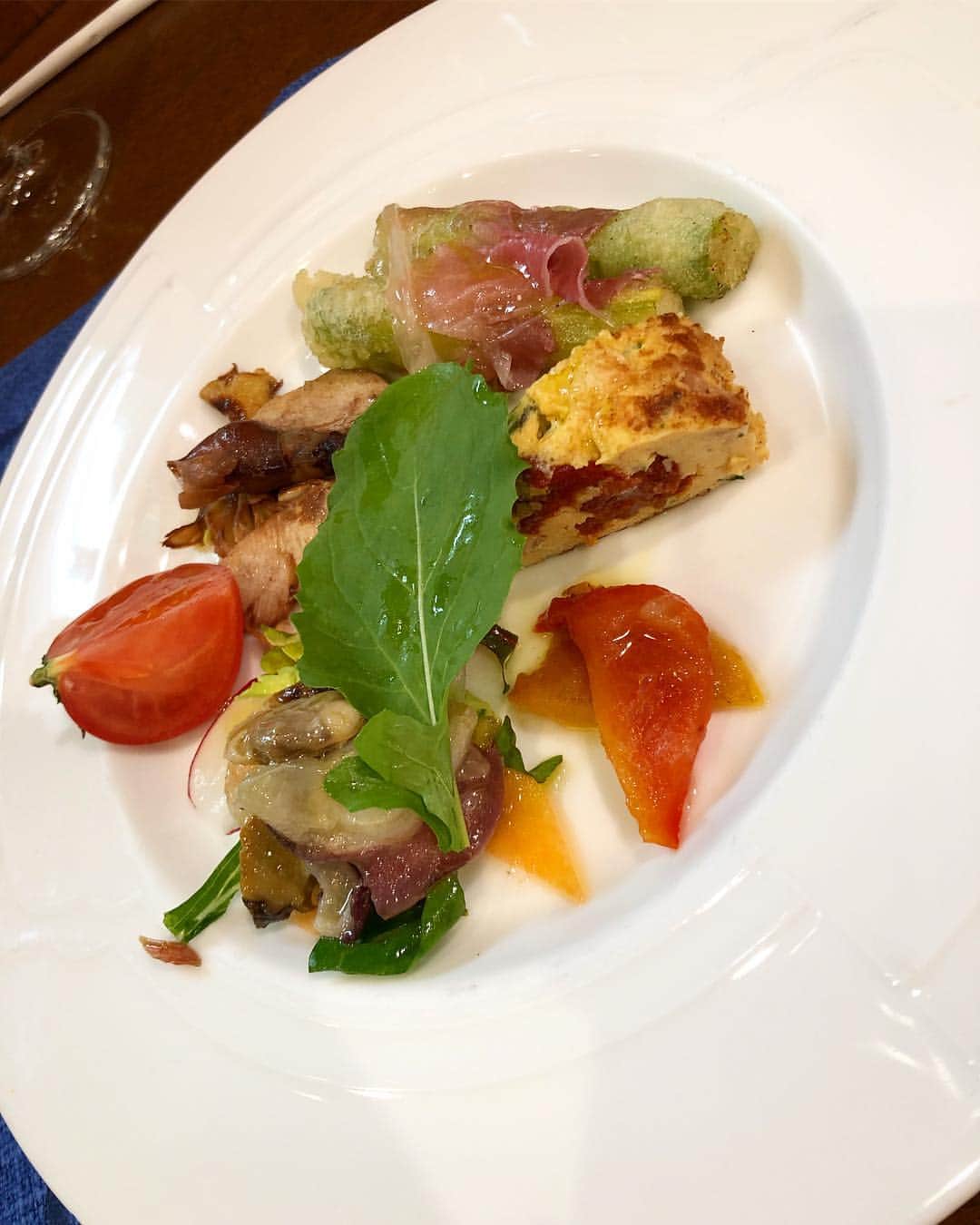 チョ・ヨンチョルのインスタグラム：「니가타 맛집 이탈리안 레스토랑 로마. 옛날부터 마스터랑 친해서 편하고 맛있게 먹을 수 있어서 너무 좋다^^ 잘 먹었습니다 ~😋 . . . イタリアンレストラン #ローマ。 むかしから ここの カルボナーラが 大好きです。ごちそうさまでした！🙇🏻‍♂️ #新潟グルメ #ローマ」