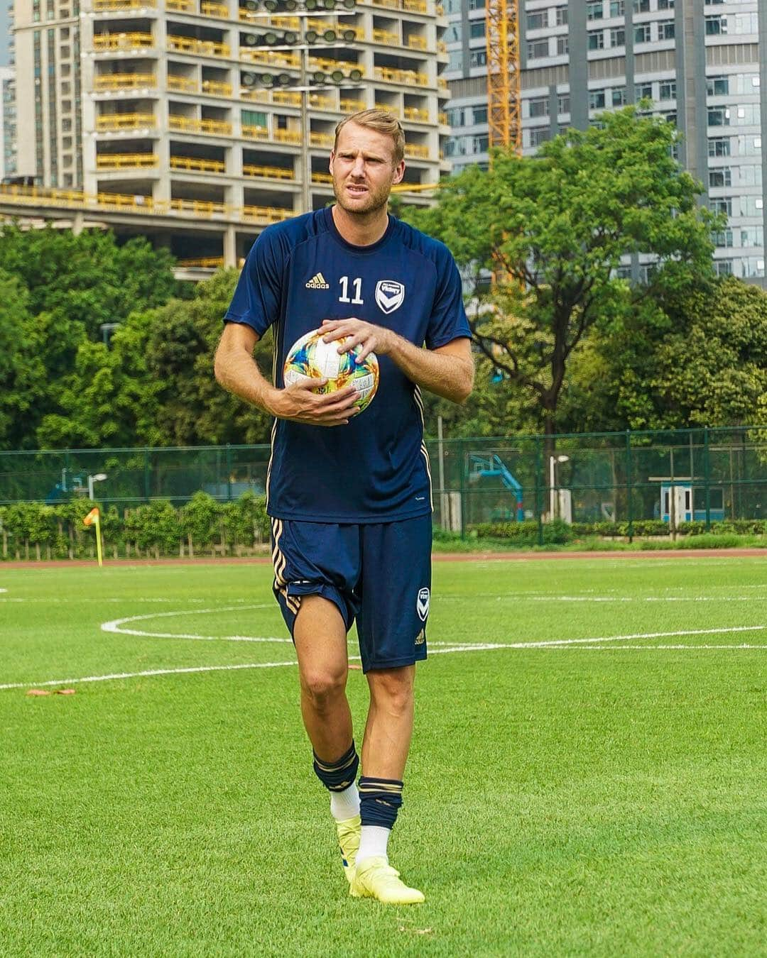 オラ・トイヴォネンさんのインスタグラム写真 - (オラ・トイヴォネンInstagram)「Getting ready in Guangzhou 🇨🇳 after the disappointing result in Sydney the other night. 🤟🏼⚪️🔵」4月8日 18時41分 - olatoivonen20