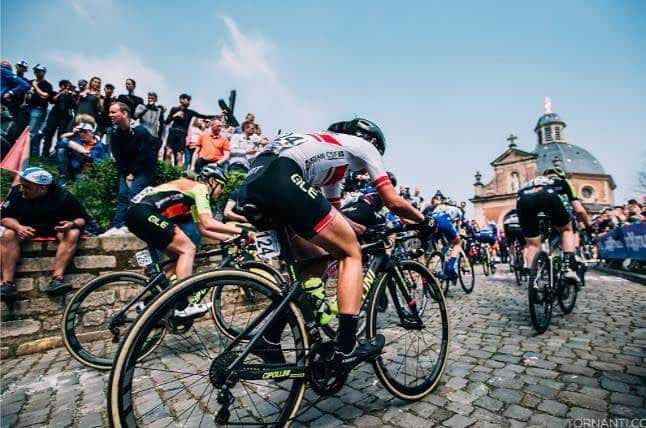 與那嶺恵理さんのインスタグラム写真 - (與那嶺恵理Instagram)「Ronde van Vlaanderen 🇧🇪finished  It means Flanders classics season is done & dusted 🙆🏻‍♀️These kinds of races give me so many things & emotions and learned a lot 🙆🏻‍♀️ Thanks many opportunity team&teammates @alecipolliniteam 💛🌼🧡 . . Honestly lots of pain & some disappointments myself but don’t forget appreciated & pleasure to race such an amazing one in my mind 🧡💛 . . Anyway, I survived and some parts getting better than last year in Belgium & Italy spring races block 🙆🏻‍♀️Keep training & improving!!!!! . . Now, time to refresh for next big race block, Ardennen Classics week 🤘🏻it’s my favorite week 😊 . . #今日のエリさん #IAmAle #Alecycling #alecipollini #rudyproject #NK1K #ursuswheels #withDMT #windtex #selleitalia #enjoyyourride」4月8日 18時52分 - eriyonamine