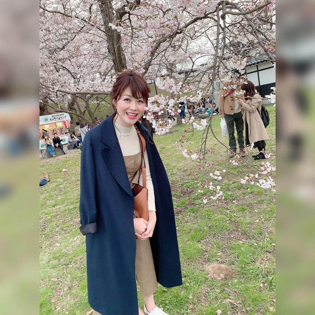 高井瑛子さんのインスタグラム写真 - (高井瑛子Instagram)「. . 🌸🌸🌸🌸🌸🌸 . 先日、上越市の高田公園のサクラを見てきました。 . 「日本三大夜桜」の一つとしても有名な高田公園。 . ピンク色の可愛らしいサクラが キレイに咲いていました🌸✨ . ずっと愛でていたい…🥺❤️ . . 🌸🌸🌸🌸🌸🌸 . . ----------------------------------- #新潟テレビ21#アナウンサー#花見#高田公園#満開#桜#上越市#春#写真下手」4月8日 18時48分 - ux_takai.eiko