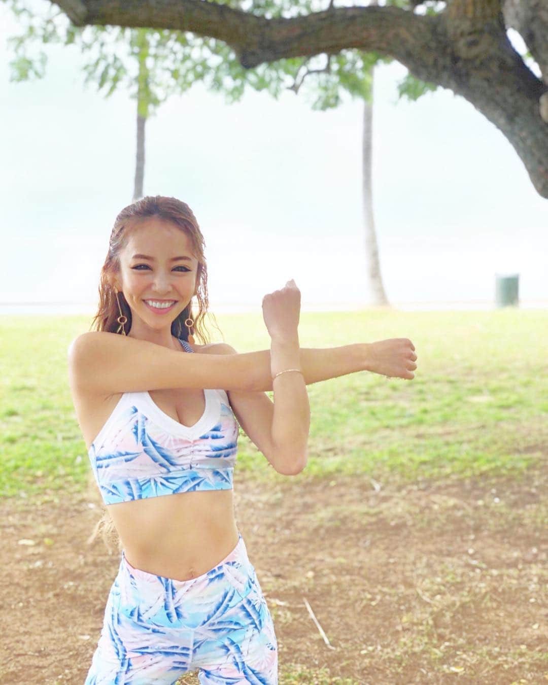 武田静加さんのインスタグラム写真 - (武田静加Instagram)「﻿ 静加YOGA（茨城県）にて﻿ 開催させていただきました♡﻿ ﻿ 今回で茨城県では4回目、ここのスタジオでは3回目とても楽しみにしておりました(^^)﻿ 今回は人数が少な目だったので、ヨガの時間を少し伸ばしてみたり、フリータイムで全然関係ない流行りの遊びをしてみたり（笑）﻿ 時間あったのでおしゃべりからゴロゴロから楽しい時間を過ごさせていただきました(*´ー｀*)ぽ♡﻿ ﻿ ﻿ 私だけでは作れない空間。﻿ 一緒に作り上げてくれてありがとうございました♡﻿ また茨城県にきたいです( ´ ▽ ` )﻿ ﻿ ﻿ ﻿ 4月7日のLINE BLOGに﻿前半後半にわけて2投稿させて頂いております。﻿ 私の大切な思い出がまた増えました。﻿ 仲良くしてくれてありがとうございました、またお会いできますように♡﻿ ﻿ ﻿﻿ ﻿﻿ #武田静加#モデル#ヨガインストラクター﻿﻿ #hairmake#make#makeup#カラコン#ヘアメイク#メイクアップ#style#japan#日本#model#モデル#yogawear#yoga#ヨガ#ヨガウェア#sports#静加YOGA﻿﻿ ﻿﻿ ﻿﻿ ﻿﻿」4月8日 18時55分 - takedashizuka0517