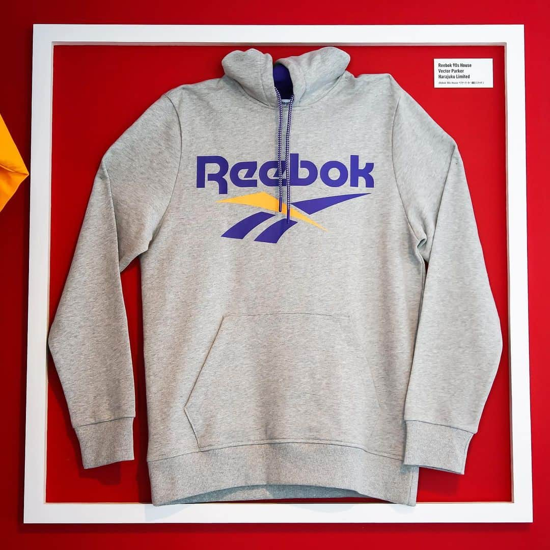 Reebok classic JPさんのインスタグラム写真 - (Reebok classic JPInstagram)「リーボックの過去のアーカイブを展示するミュージアム「Reebok 90s House」の開催を記念して、スペシャルデザインの限定アイテムも登場！数量限定の為お早目に！  ー取り扱い店舗ー ・リーボック クラシックストア(原宿、HEP FIVE、ダイバーシティ東京、あべのHOOP、立川立飛、横浜ビブレ、名古屋みなとアクルス） ・ABC-MART GRAND STAGE HARAJYUKU / アトモス ハラジュク / atomos Blue /BILLY'S ENT HARAJYUKU /KICKS LAB. ※ロングスリーブFシャツとパーカーはリーボック クラシックストアのみでの発売  ㅤㅤㅤㅤㅤㅤㅤㅤㅤㅤㅤㅤㅤ ✳︎ 「Reebok 90s House」 開催期間：2019年4月5日（金）〜 4月14日（日） 会場：B-SIDE（東京都渋谷区神宮前5-11-2） ✳︎ #リーボッククラシック #Reebok90sHouse　#Reebok90s ㅤㅤㅤㅤㅤㅤㅤㅤㅤㅤㅤㅤㅤ #ReebokCLASSIC #reebok #90s#90sfashion#90sstyle #sneakers#shoes#Kicks#kotd#ootd#fashion#style#Coordinate#Kickstagram#todayskicks#kicksonfire#sneakerhead#instakicks#sandal #リーボック #スニーカー#シューズ #👟」4月8日 19時09分 - reebokclassicjp