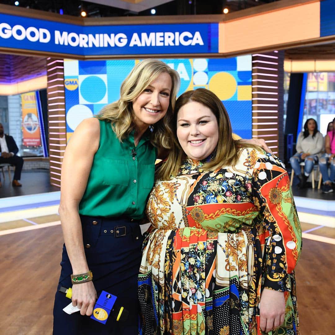 Good Morning Americaさんのインスタグラム写真 - (Good Morning AmericaInstagram)「We love hanging out with @chrissymetz in Times Square! Check out the link in bio for her full interview about her upcoming move “Breakthrough.”」4月9日 0時42分 - goodmorningamerica