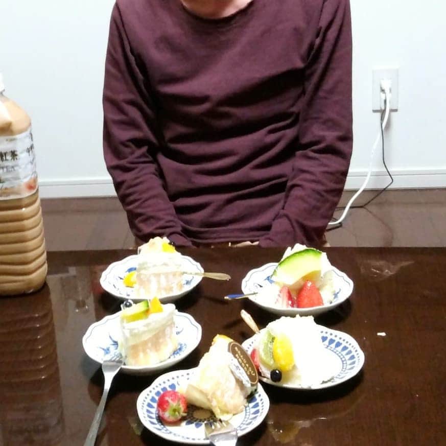 町田星児さんのインスタグラム写真 - (町田星児Instagram)「後輩が誕生日パーティーを開いてくれました。 主役なので好きなものを選んでいいそうです。」4月9日 0時40分 - machidaseiji