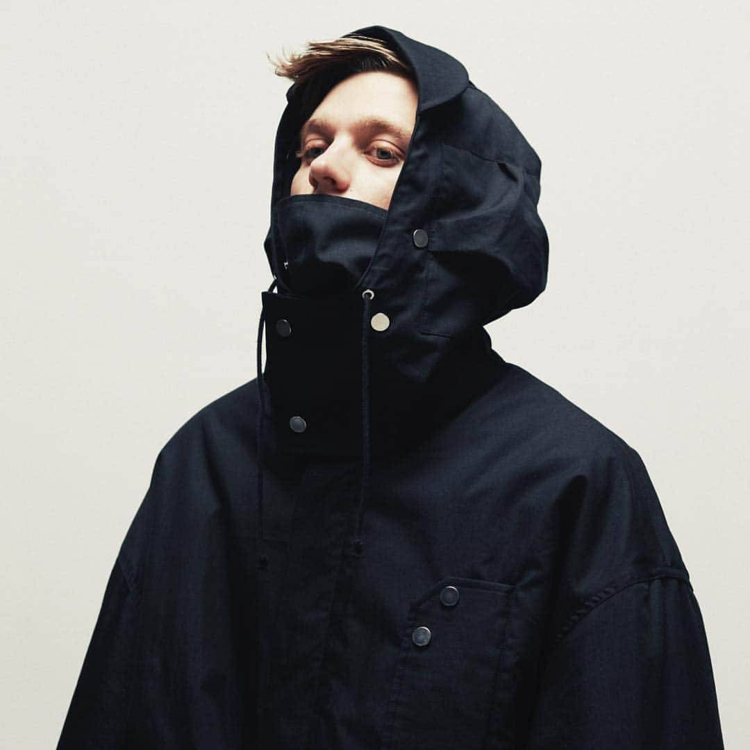 ウィザードのインスタグラム：「2019 FALL WINTER COLLECTION "INTERACTION"  期間限定先行受注会 OFFICIAL WEB STORE にて開催中。  4/6 (SAT) 12:00 ~ 4/15 (MON) 23:59  WIZZARD OFFICIAL WEB STORE  https://wizzard.stores.jp/  #wizzard_fac #wizzard #fashion #tokyofashion  #streetfashion  #fashionphoto  #streetwearbrand  #streetwearaddicted #19aw」