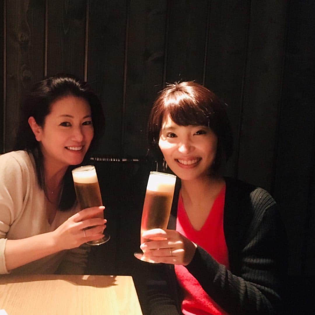 岡安弥生さんのインスタグラム写真 - (岡安弥生Instagram)「今日は、取材が早く終わり、フリーアナウンサーの新田朝子ちゃんと六本木でハッピーアワーの一杯^_^素直で可愛くて、飲みながら、若いっていいなぁ…としみじみ。羨ましい〜。#新田朝子アナウンサー #フリーアナウンサー#可愛い#若さのパワー#六本木#ハッピーアワー#ビール#roppongi #afterwork #beer」4月8日 19時28分 - yayoin3