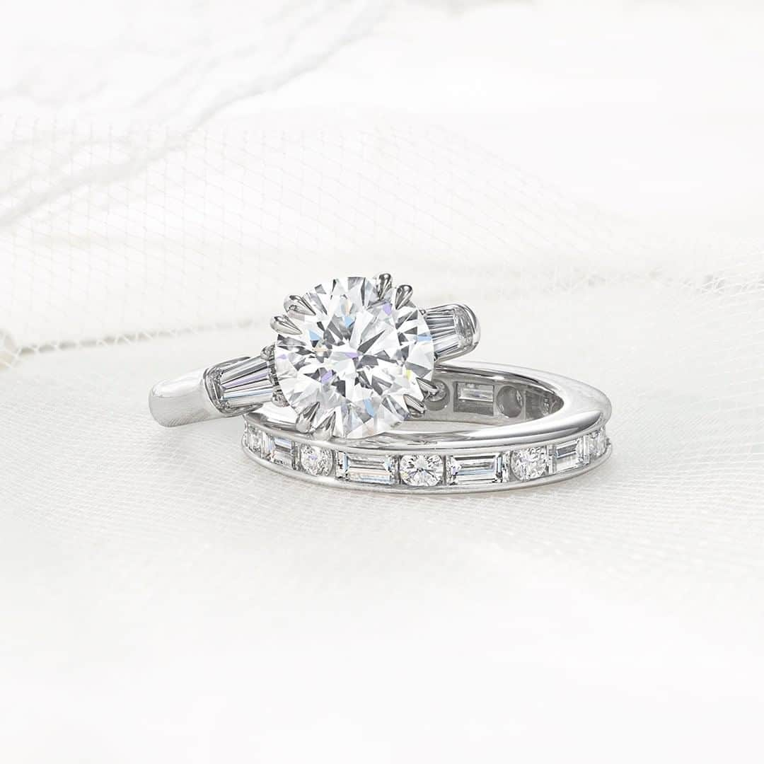 ハリー・ウィンストンさんのインスタグラム写真 - (ハリー・ウィンストンInstagram)「Made for each other. A Classic Winston™ Round Brilliant #Diamond Engagement Ring with Tapered Baguette Side Stones and an elegant Channel-Set Round Brilliant and Baguette-Cut Diamond Wedding Band unite in beautiful brilliance. Click the link in bio for details. #BrilliantlyInLove #HarryWinston #HighJewelry」4月8日 19時31分 - harrywinston