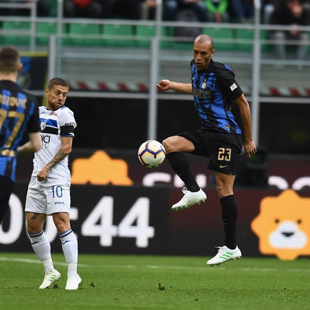 ミランダのインスタグラム：「#forzainter ⚫️🔵」
