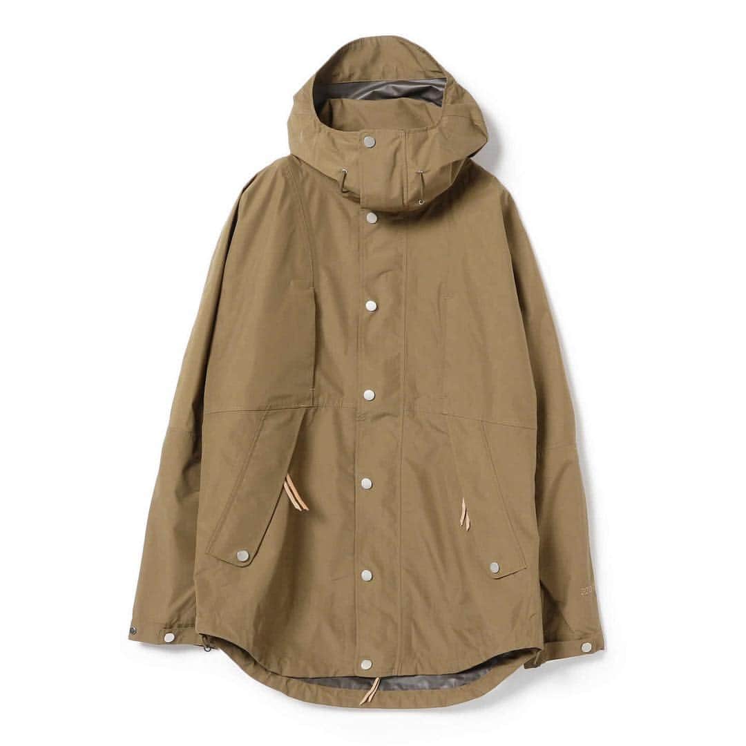 B JIRUSHI YOSHIDAさんのインスタグラム写真 - (B JIRUSHI YOSHIDAInstagram)「【nonnative】 HIKER HOODED JACKET NYLON RIPSTOP WITH GORE-TEX(R) 2L for (GS) . ＜nonnative＞へ＜B印 ヨシダ＞が別注した特別なエクスクルーシブコレクション。肩、脇にゆとりのあるデザインのマウンテンパーカー。 軽量ながら防水、防風、透湿性に優れた"GORE-TEX 2L"を使用しているところが特徴です。 インラインとは違いRIPSTOP生地を採用し、単色で仕上げました。 . PRICE：￥84,800+TAX . #bjirushiyoshida #B印YOSHIDA #代官山#daikanyama #TOKYO #BEAMS #ビームス#비지루시요시다 #도쿄 #다이칸야마 #빔스#빔즈 #포터 #데일리룩 #백팩 #b印yoshidalineup#nonnative #GS #旅行#travel」4月8日 19時39分 - bjirushiyoshida