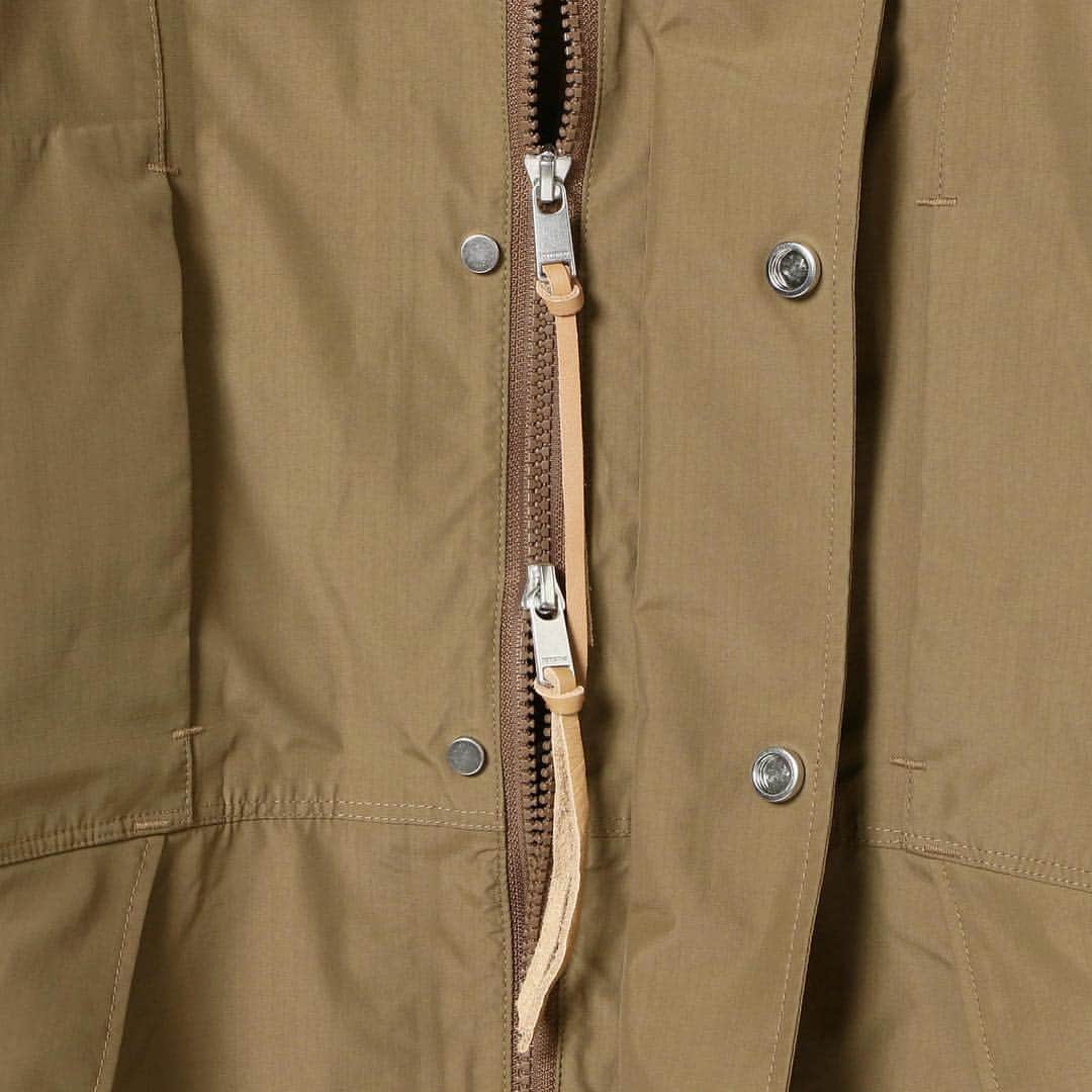 B JIRUSHI YOSHIDAさんのインスタグラム写真 - (B JIRUSHI YOSHIDAInstagram)「【nonnative】 HIKER HOODED JACKET NYLON RIPSTOP WITH GORE-TEX(R) 2L for (GS) . ＜nonnative＞へ＜B印 ヨシダ＞が別注した特別なエクスクルーシブコレクション。肩、脇にゆとりのあるデザインのマウンテンパーカー。 軽量ながら防水、防風、透湿性に優れた"GORE-TEX 2L"を使用しているところが特徴です。 インラインとは違いRIPSTOP生地を採用し、単色で仕上げました。 . PRICE：￥84,800+TAX . #bjirushiyoshida #B印YOSHIDA #代官山#daikanyama #TOKYO #BEAMS #ビームス#비지루시요시다 #도쿄 #다이칸야마 #빔스#빔즈 #포터 #데일리룩 #백팩 #b印yoshidalineup#nonnative #GS #旅行#travel」4月8日 19時39分 - bjirushiyoshida