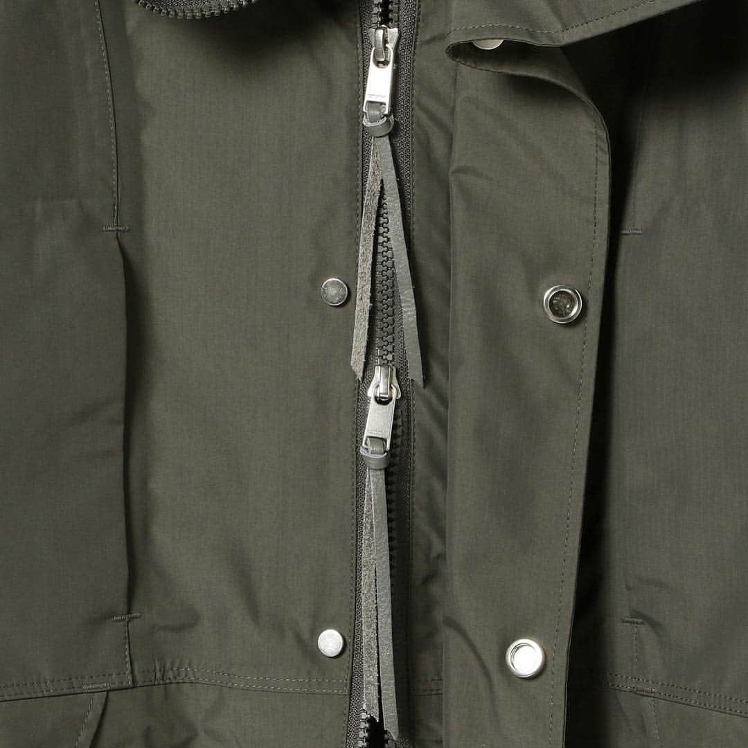 B JIRUSHI YOSHIDAさんのインスタグラム写真 - (B JIRUSHI YOSHIDAInstagram)「【nonnative】 HIKER HOODED JACKET NYLON RIPSTOP WITH GORE-TEX(R) 2L for (GS) . ＜nonnative＞へ＜B印 ヨシダ＞が別注した特別なエクスクルーシブコレクション。肩、脇にゆとりのあるデザインのマウンテンパーカー。 軽量ながら防水、防風、透湿性に優れた"GORE-TEX 2L"を使用しているところが特徴です。 インラインとは違いRIPSTOP生地を採用し、単色で仕上げました。 . PRICE：￥84,800+TAX . #bjirushiyoshida #B印YOSHIDA #代官山#daikanyama #TOKYO #BEAMS #ビームス#비지루시요시다 #도쿄 #다이칸야마 #빔스#빔즈 #포터 #데일리룩 #백팩 #b印yoshidalineup#nonnative #GS #旅行#travel」4月8日 19時39分 - bjirushiyoshida