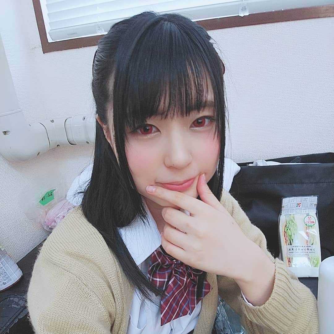 藤波さとりのインスタグラム：「ルビーの瞳、長いまつげの #ヴァンパイアガール　ではない( ˘ω˘ ) #av女優 #藤波さとり」