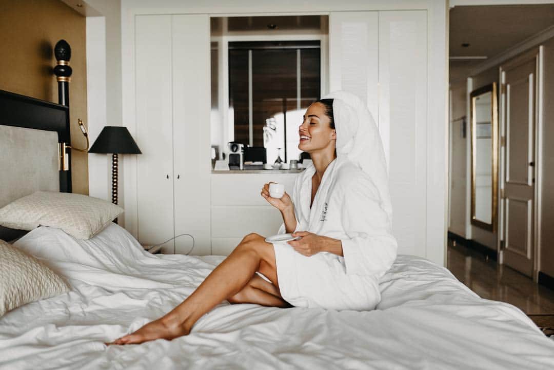 のインスタグラム：「morning coffee w/ @panamyphoto ☕️」