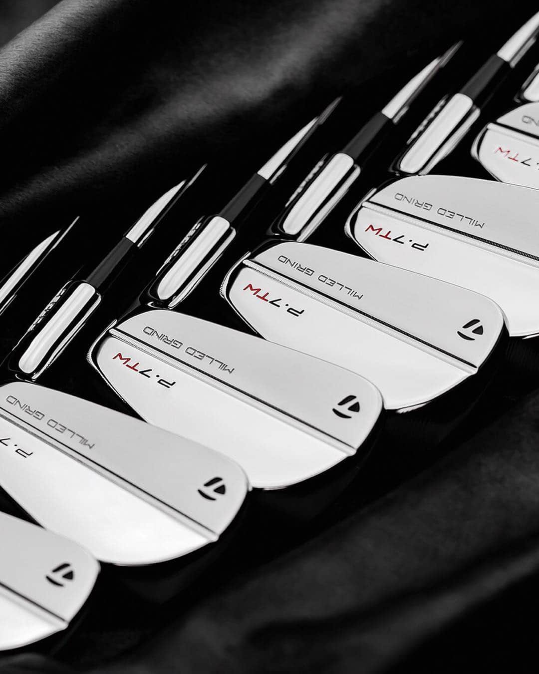 テーラーメイド ゴルフさんのインスタグラム写真 - (テーラーメイド ゴルフInstagram)「@tigerwoods demands perfection out of his equipment. So we teamed up with him to create an iron set worthy of those standards.  Introducing #P7TW irons, a forged players set with unique feel and control specific to Tiger. Hit the link in our bio to learn more.」4月8日 20時04分 - taylormadegolf