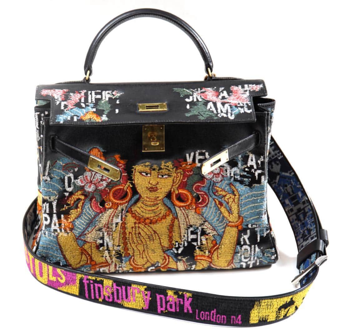 ジェイアーさんのインスタグラム写真 - (ジェイアーInstagram)「The Vintage Iconic Hermes Bag X Jay Ahr Embroidery Collection  Black Kelly Hermes Bag & Thangka Embroidery  #hermes #jayahr #jonathanriss #kelly #kellybag #hermes #embroidery #bagstrap #sustainable #tibet #sexpistols #art #tbcconsignment @chrissysayare」4月8日 20時09分 - _jay_ahr_