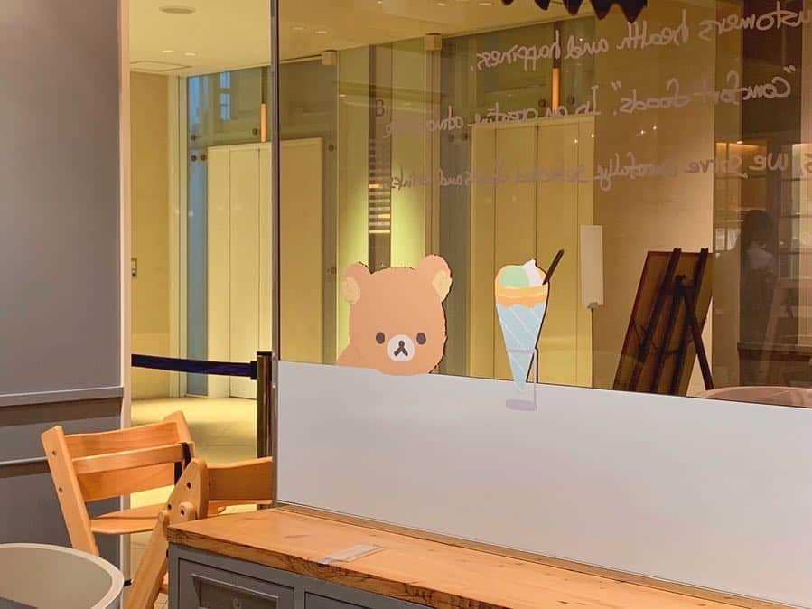 本島莉々果さんのインスタグラム写真 - (本島莉々果Instagram)「🐻🐻🐣 ⋆⑅ ⋆⑅ ⋆⑅ gelato pique cafe bio concept with RiLAKKUMA リラックマのいちごパフェ リラックマのシュガーバタークレープ ⋆⑅ どこかしらにリラックマが隠れてるカフェで癒やされてきたよ🐻 パフェは季節限定の苺をたくさん使って甘酸っぱい😍 クレープはエシレバター×ピスタチオアイスで幸せ🤤 ⋆⑅ ⋆⑅ #gelatopiquecafebioconcept #ジェラートピケカフェビオコンセプト  #gelatopiquecafe #ジェラートピケカフェ  #リラックマ #コリラックマ #キイロイトリ  #リラックマのいちごパフェ #パフェ  #リラックマのシュガーバタークレープ #クレープ  #二子玉川 #futakotamagawa  #二子玉川カフェ #二子玉川cafe」4月8日 20時12分 - motoshimaririka