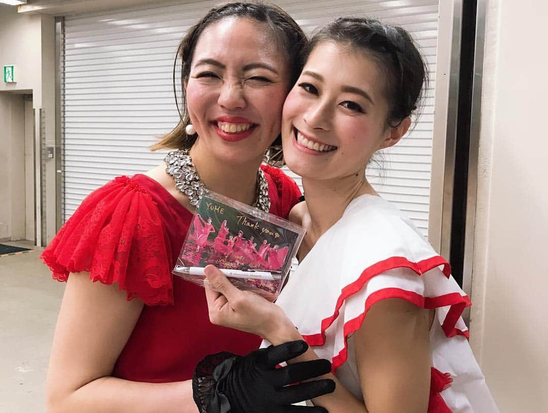 夢月せらさんのインスタグラム写真 - (夢月せらInstagram)「FINAL LEGEND終演しました～🌸 紅白コレオ合戦。。。 負けると悔しいもので…2連敗した紅組でしたが、千秋楽公演で見事優勝ー‼️ 本当に嬉しかったし、総大将のMIWAさんに優勝旗持ってもらえてよかったーーーーー😭❤ MM作品に携わるのは2年振りでしたが、久しぶり感なく迎え入れて下さった皆さんに本当に本当に感謝です🙏  MMらぶ！！！！！ …Naomiさんと写真撮ってない(๑o̴̶̷̥᷅﹏o̴̶̷̥᷅๑)」4月8日 20時21分 - seramutsuki