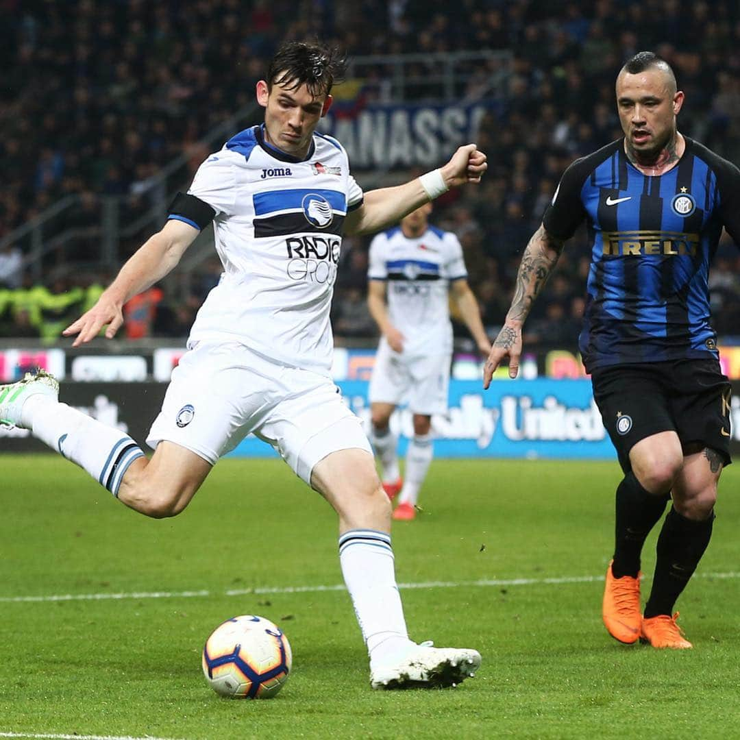 アタランタBCさんのインスタグラム写真 - (アタランタBCInstagram)「Grande gruppo, grande prestazione e ottimo punto conquistato al Meazza 💪🤝 #MondayMotivation 👊 #GoAtalantaGo ⚫️🔵 ~ #InterAtalanta #Atalanta #Bergamo #football #SerieATIM #calcio #forzaAtalanta」4月8日 20時26分 - atalantabc