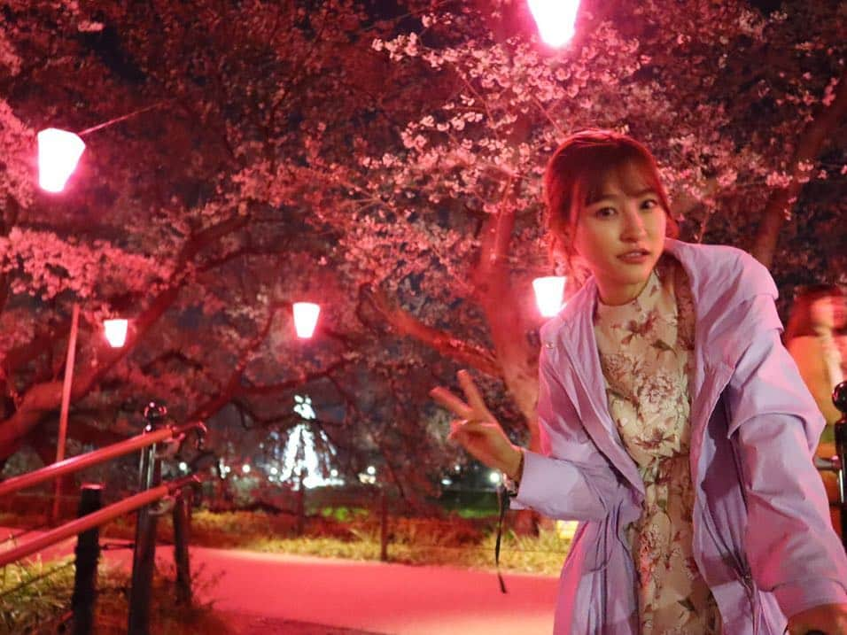 森高愛さんのインスタグラム写真 - (森高愛Instagram)「権現堂の桜リベンジ🌸 . この間行った時は五分咲きだったので、リベンジしてきた☺︎ 満開🌸そしてやっぱり夜桜は綺麗だね😢 . #夜桜 #権現堂」4月8日 20時26分 - ai_moritaka_official