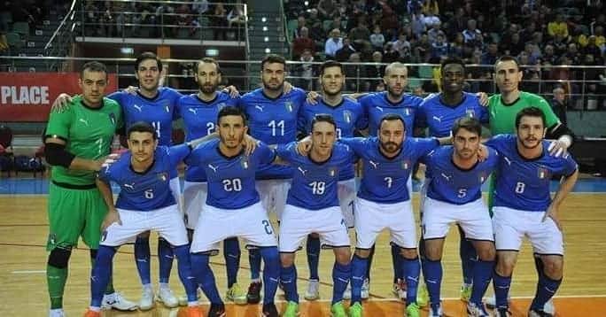 サッカーイタリア代表さんのインスタグラム写真 - (サッカーイタリア代表Instagram)「#Nazionale #Futsal🇮🇹 #Azzurri a #Pescara: mercoledì e giovedì allenamenti a porte aperte al Pala Giovanni Paolo II . In vista delle amichevoli con Argentina e Bosnia, l'Italia apre le porte degli allenamenti ai suoi tifosi. Sabato previsto un incontro con la stampa . . #VivoAzzurro」4月8日 20時27分 - azzurri