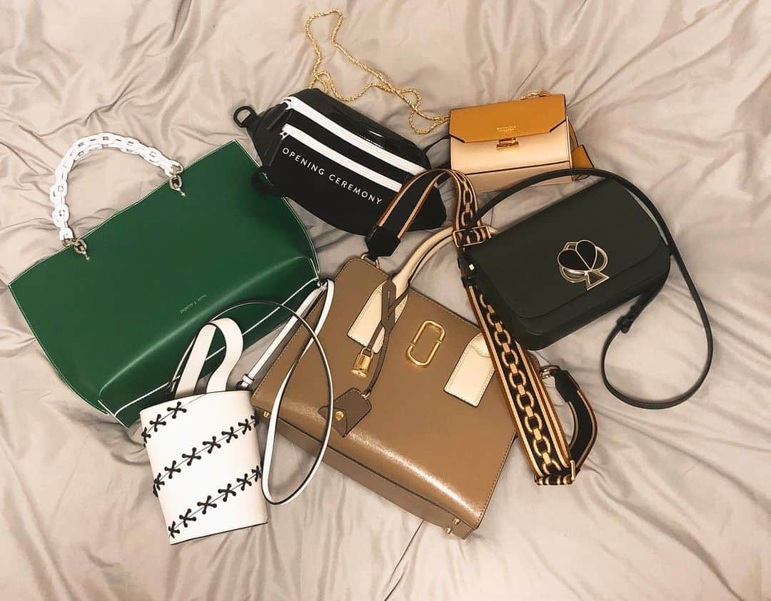 森田紗英さんのインスタグラム写真 - (森田紗英Instagram)「_ my favorite bags💕 _ _ _ #bag #favorite #mybag #お気に入りたち #charlesandkeith #samanthathavasa  #katespade #openingceremony #likes #marcjacobs #ヘビロテ #かわいい #いいね」4月8日 20時32分 - moricoff