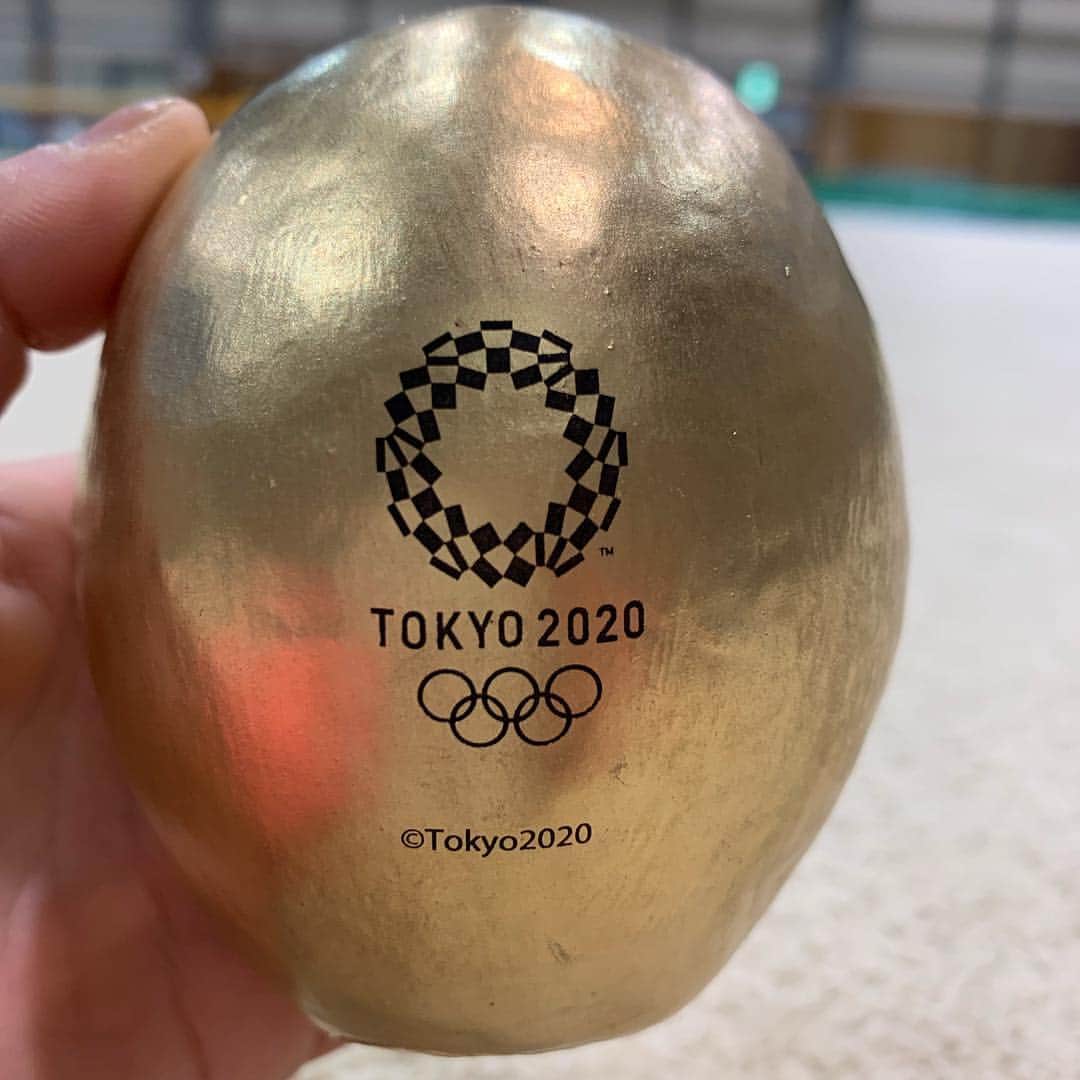 宮川紗江さんのインスタグラム写真 - (宮川紗江Instagram)「だるま頂きました！ 私もだるまの金色のように輝けるように頑張ります！  #白河だるま #東京2020」4月8日 20時46分 - sae_gymnast_0910