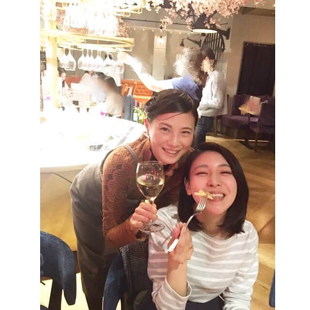 七瀬遥さんのインスタグラム写真 - (七瀬遥Instagram)「久しぶりにワインを色々飲みました〜🥂✨🌸🌸🌸 楽しかった😉✨❤️ #お花見#バル#ワイン#美味しい#wine#delicious #cheese #friend#model#fun#good#happy#smile#tokyo#japan」4月8日 20時54分 - haruka_mh
