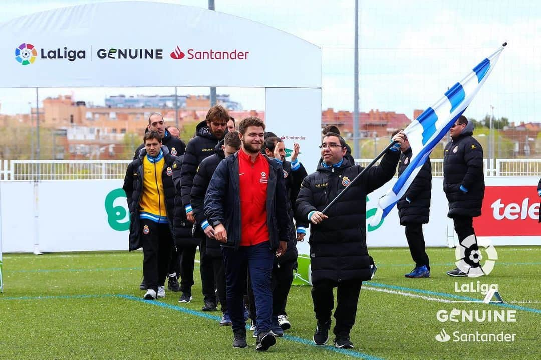 RCDエスパニョールさんのインスタグラム写真 - (RCDエスパニョールInstagram)「Sou l'orgull de tot el club, @RCDESpecial! ⚪🔵 - 😃 COMPAÑERISMO 😊 SUPERACIÓN 💙 ACTITUD 🤗 ESFUERZO ¡Otro fin de semana fantástico para nuestro Espanyol Special y para todos los futbolistas de #LaLigaGenuine! 👏👏👏 - #RCDE | #Volem | #EspanyoldeBarcelona」4月8日 20時55分 - rcdespanyol