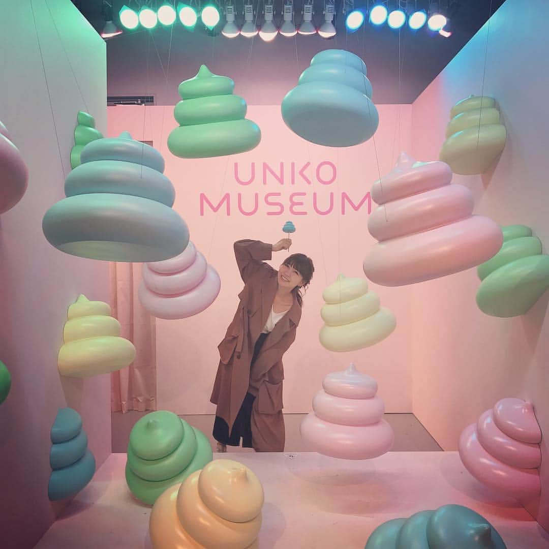 のインスタグラム：「💩うんこに囲まれたぁぁ💩  #unkomuseum #うんこミュージアム #横浜 #アソビル」