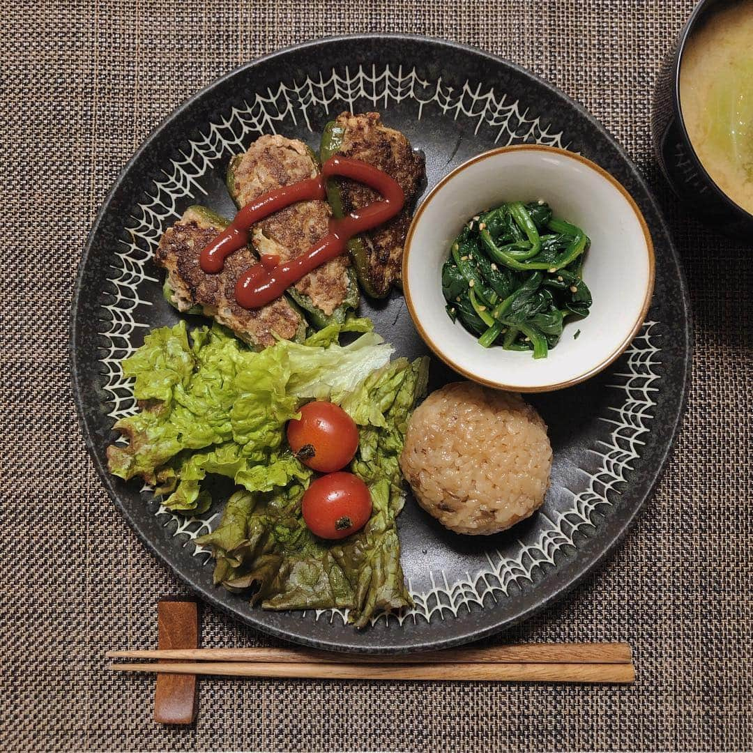 柏山奈々美さんのインスタグラム写真 - (柏山奈々美Instagram)「いつかのご飯。 ＊ピーマンの肉詰め ＊ほうれん草のおひたし ＊炊き込みご飯おにぎり  #おうちごはん #うちごはん #料理 #夕飯 #自炊女子 #料理好きな人と繋がりたい #cooking #cookingram #ワンプレート #ワンプレートごはん」4月8日 20時57分 - nanamikashiyama