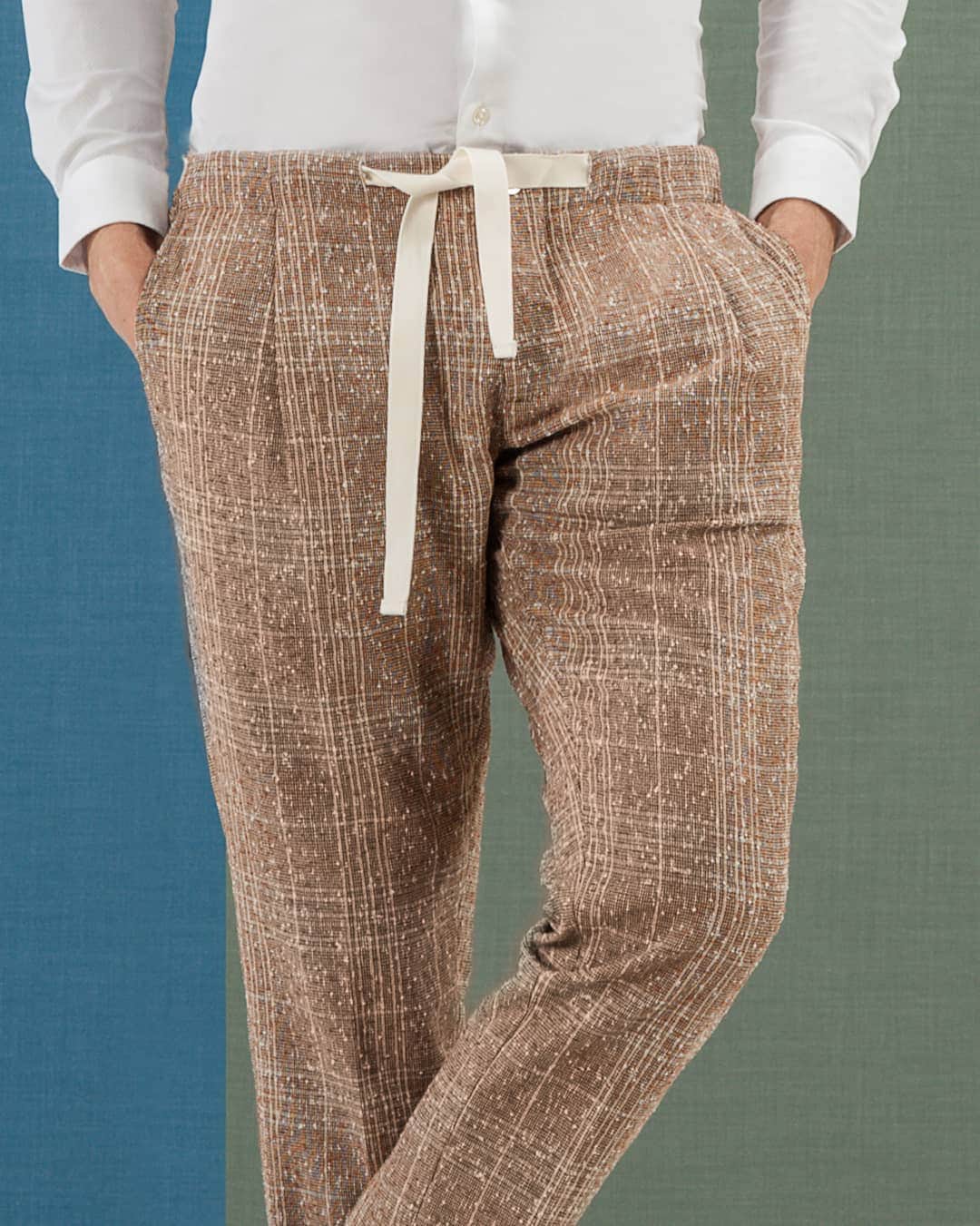 Entre Amis Officialさんのインスタグラム写真 - (Entre Amis OfficialInstagram)「Reinterpreting classic checks at the ultimate sophistication. #EntreAmis #FineItalianTrousers #SS19」4月8日 21時00分 - entreamis_official