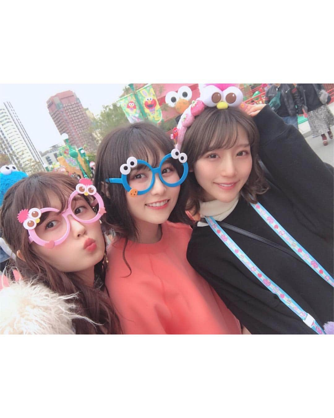 蒼川愛さんのインスタグラム写真 - (蒼川愛Instagram)「わたしの大好きな2人 まつきちゃん( @matsuki_rina ) りりこ ( @ririkomasuzawa )と USJに行ってきました🐰🌸 . . イースターセレブレーションも、ナイトパレードもアトラクションも全部ほんとに楽しくて1日中笑って過ごしてたな‪〜〜 こんなにニッコニコしてる私めずらしい！ってくらいどの写真も楽しそうで見返すだけでニヤニヤする🤣🤣🤣 . . 思い出に浸ってたらいつの間にか4月になっちゃった（笑）ようやく更新しますーー🙌🏻❤️ . . . .  #ユニバ #USJ #大阪 #ユニバーサルスタジオジャパン #PR」4月8日 21時09分 - tougarashi_suki