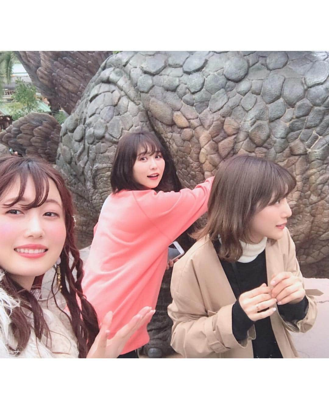 蒼川愛さんのインスタグラム写真 - (蒼川愛Instagram)「わたしの大好きな2人 まつきちゃん( @matsuki_rina ) りりこ ( @ririkomasuzawa )と USJに行ってきました🐰🌸 . . イースターセレブレーションも、ナイトパレードもアトラクションも全部ほんとに楽しくて1日中笑って過ごしてたな‪〜〜 こんなにニッコニコしてる私めずらしい！ってくらいどの写真も楽しそうで見返すだけでニヤニヤする🤣🤣🤣 . . 思い出に浸ってたらいつの間にか4月になっちゃった（笑）ようやく更新しますーー🙌🏻❤️ . . . .  #ユニバ #USJ #大阪 #ユニバーサルスタジオジャパン #PR」4月8日 21時09分 - tougarashi_suki