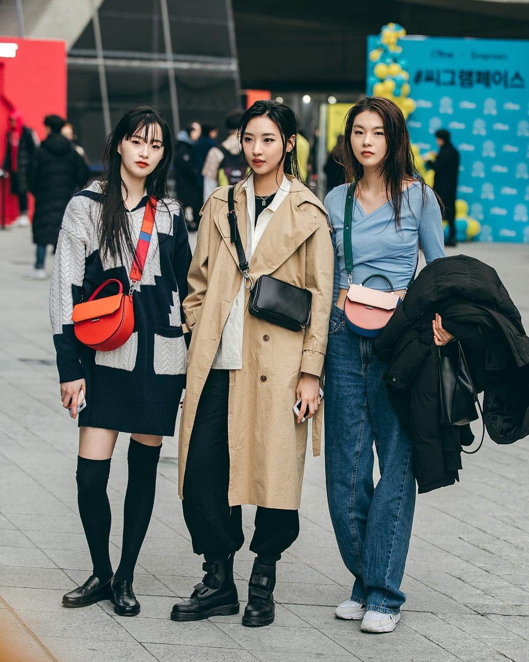 가로수길 , Seoulさんのインスタグラム写真 - (가로수길 , SeoulInstagram)「Seoul Street Fashion Style 📸 @jaylim1 💥🔥 에스팀 모델님들 . . #写真 #モデル #フィルム #ファッション #フォトグラファー #ストリートファッション #파리 #東京 #서울패션위크 #sfw #오오티디 #nyc #london #패션스타그램 #newyork #nyfw #셀카 #portrait #seoulFashionWeek #street #streetfashion #streetphoto #가로수길 #이태원 #사진 #스트릿패션 #모델 #tokyo #nyfw #pfw」4月8日 21時17分 - jaylim1