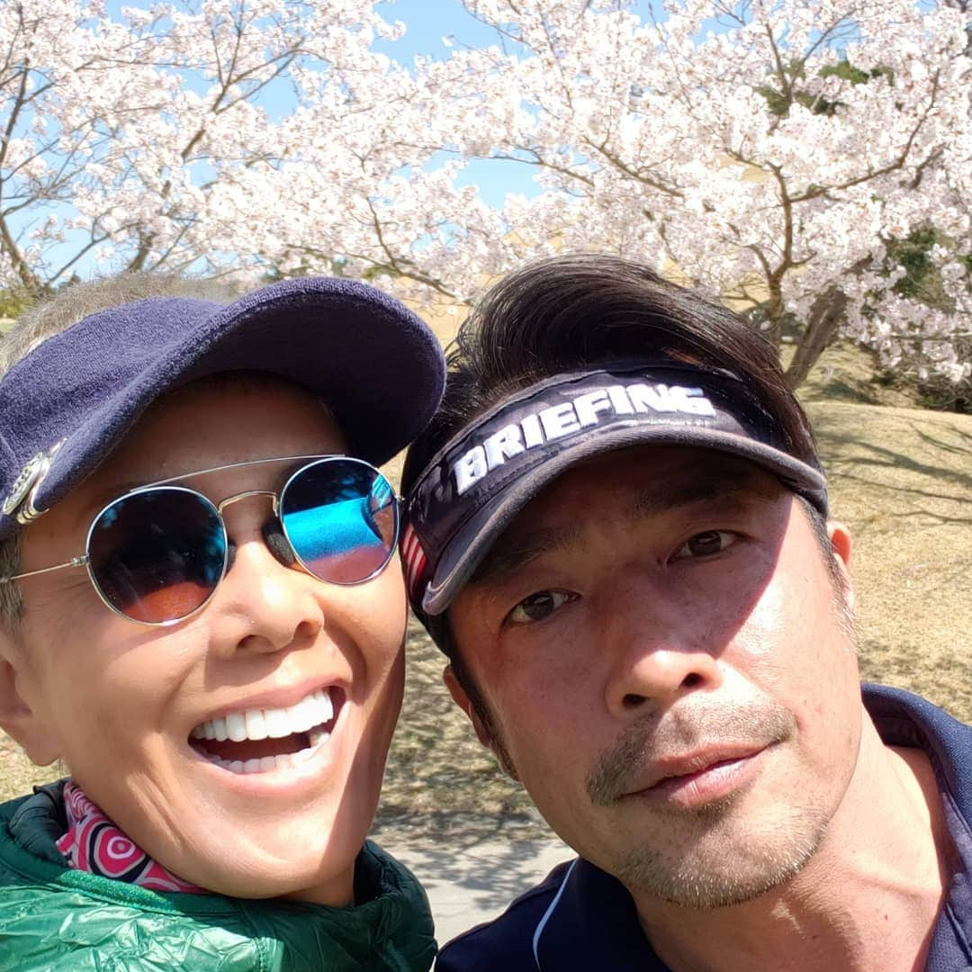 ピーターさんのインスタグラム写真 - (ピーターInstagram)「飛騨から、三重県に❤️ ｢ローモンドゴルフクラブ｣ 名古屋から友人集まり、ミニコンペです‼️ なんと川上憲伸さんも(笑) 晴天で、桜も満開❗ #ピーター　#池畑慎之介#川上憲伸　#三重県 #亀山　#ローモンドゴルフクラブ　#キャンピングカー」4月8日 21時44分 - oziba1952