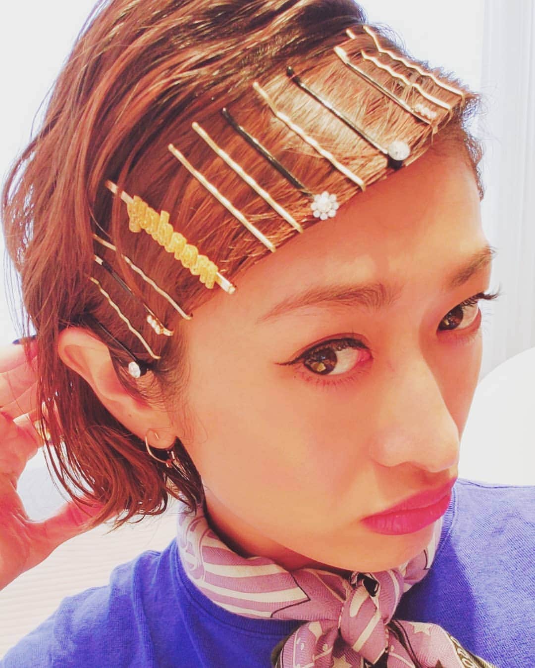 山田優さんのインスタグラム写真 - (山田優Instagram)「ピンピンヘアピーン📍  #ヘアピン #今日はヘアピンつけすぎなんじゃん  #っていう日 #やり過ぎぐらいがちょうどいい」4月8日 21時50分 - yu_yamada_