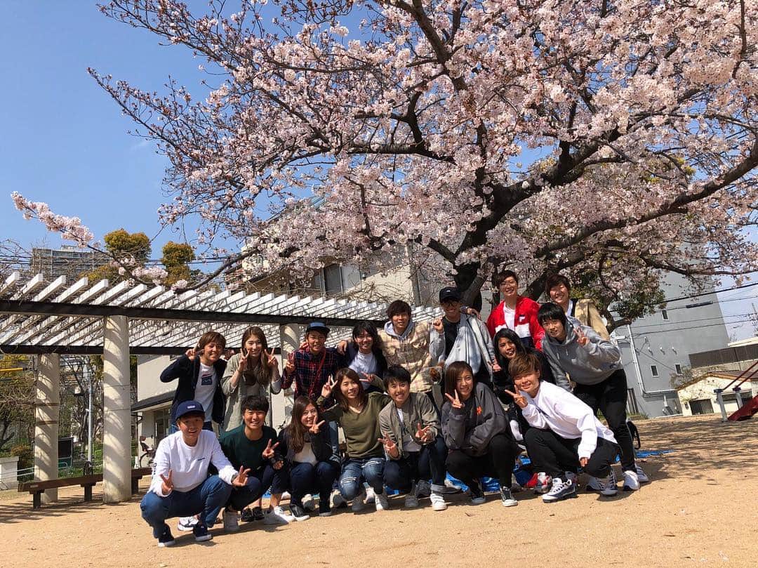 八坂芽依さんのインスタグラム写真 - (八坂芽依Instagram)「今日、花見しました🌸 次回は全員で🍖😊❤️ 本当に良いオフ〜！！ 楽しい時間とご飯ありがとうございました🍚😊 今週もがんばろ⚽️ #inac神戸レオネッサ  #花見」4月8日 22時10分 - yasakamei_28