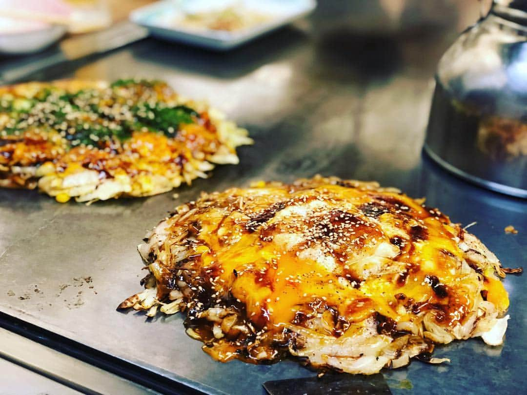 森恵さんのインスタグラム写真 - (森恵Instagram)「広島で束の間の休日。 大好きなお好み焼きを食べに大丸堂へ。  #広島 #お好み焼き #麺なし #たまご半熟 #チーズ #今日は久しぶりにお餅を入れました #夏はバンドで！ #8月10日(土) #広島CLUBQUATTRO」4月8日 22時18分 - morimegumi_official