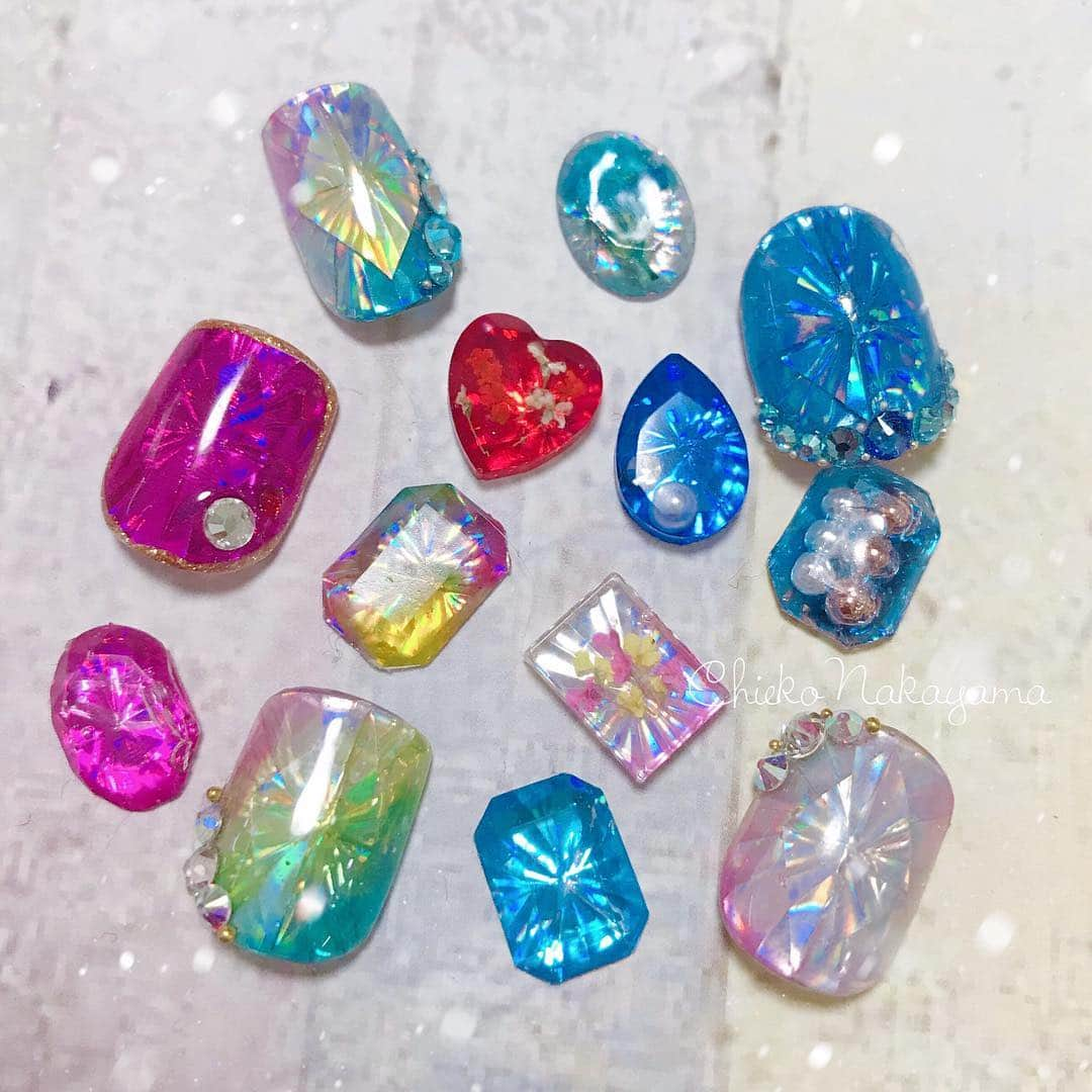 なかやまちえこさんのインスタグラム写真 - (なかやまちえこInstagram)「きらきらりん💫 #nail #nails #nailart #ネイル #美甲 #ネイルアート  #clou #nagel #ongle #ongles #unghia #japanesenailart #manucure #네일 #젤네일 #네일아트 #네일리스트 #japanesenails #manicurist #gelnails #diamond #diamondnails #diamondcut #diamondcutnails #ダイヤモンドネイル #ダイヤカットネイル #ブリリアントカット #ブリリアントカットネイル #ダイヤモンドカットネイル @prexyofficial @preanfaseminar @pregelofficial ⠀ 4/23 キャンディポケット五反田店セミナーはこちらです♡」4月8日 22時30分 - chiekonakayama