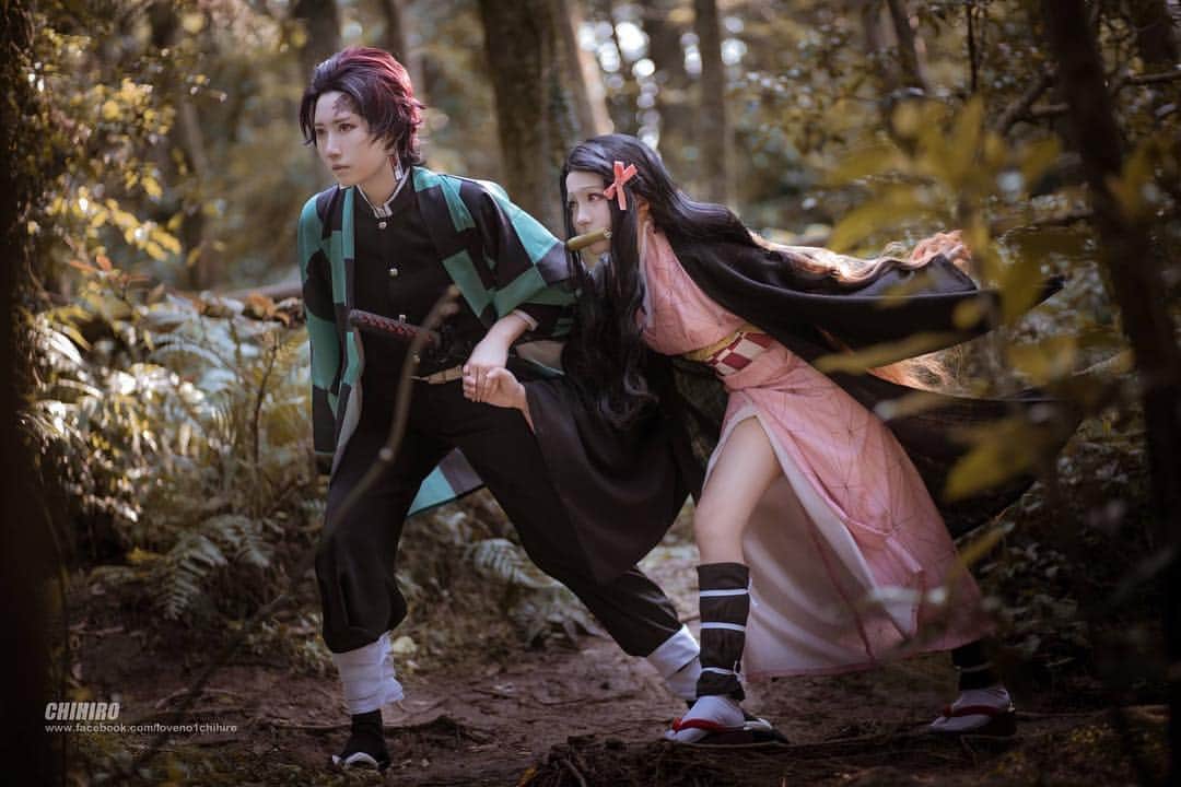 千尋さんのインスタグラム写真 - (千尋Instagram)「Nezuko is reallyyyyyyy kawaii!!! Expecting such a long time for the  Kimetsu no Yaiba is about to start broadcasting!!! Just shoot some photos about the brother and sister! Hope you like them :) 『我絕對會救妳的 禰豆子』 期待超久的鬼滅之刃終於開播了QQQQ 動畫真的做的超級美的嗷嗷嗷!!!!之前拍的兄妹希望大家喜歡////// 禰豆子真的超可愛！  鬼滅之刃 / 竈門禰豆子 Blade of Demon Destruction / Kamado Nezuko  竈門炭治郎 Kamado Tanjiro @sameki.ig  攝影 @L子 小幫手感謝 周熊子 & 藤紅  #鬼滅之刃 #竈門禰豆子 #BladeofDemonDestruction #KamadoNezuko #竈門炭治郎 #KamadoTanjiro #BladeofDemonDestructioncos #cosplayboy #cosplaygirls  #jumpcomics」4月8日 22時26分 - chihiro_chang