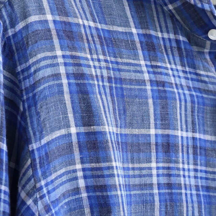 EDIFICEさんのインスタグラム写真 - (EDIFICEInstagram)「【MONTI - Linen check shirt - 】﻿ ﻿ MONTI社のイタリア生産生地を使用した発色の美しさが特徴の麻100%シャツ。﻿ イタリアンメイドの生地クオリティーやファッショナブルなチェックパターンが目を引きます。﻿ ﻿ 色の混色・糸の交編を独自で行っている為、他の生地メーカーでは見られない素材。﻿ ﻿ リネン100%ながら、スリムなフィッティングと美しいシルエットを実現した上質な仕上がりとなっています。﻿ ﻿ ﻿ ﻿ Shirt : 【EDIFICE】¥15,000+tax﻿ ﻿ ﻿ ﻿ ﻿ ﻿ ﻿ #edifice #edificeoriginal #checkpattern #linenfabric #montilinen #tessituramonti #italyfashion #italyfabric #machinemade #dressshirt #mensfashion #mensdress #casualwear #casualshirt #mensstyle #menswear #menscoordinate #エディフィス #モンティ #シャツスタイル」4月8日 22時27分 - edifice.jp